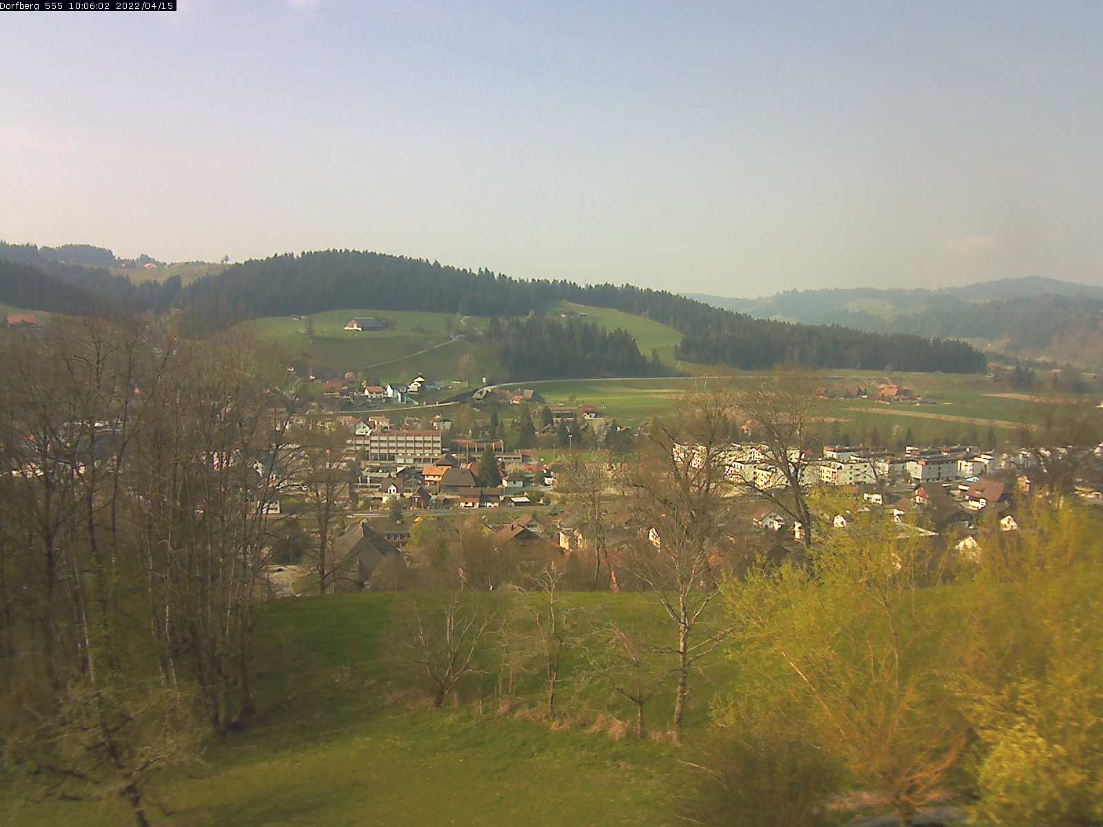 Webcam-Bild: Aussicht vom Dorfberg in Langnau 20220415-100601