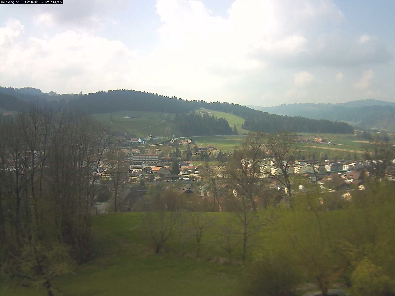 Webcam-Bild: Aussicht vom Dorfberg in Langnau 20220415-120601