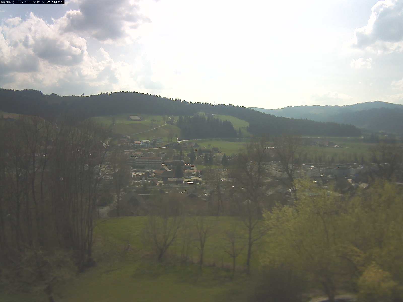 Webcam-Bild: Aussicht vom Dorfberg in Langnau 20220415-160601