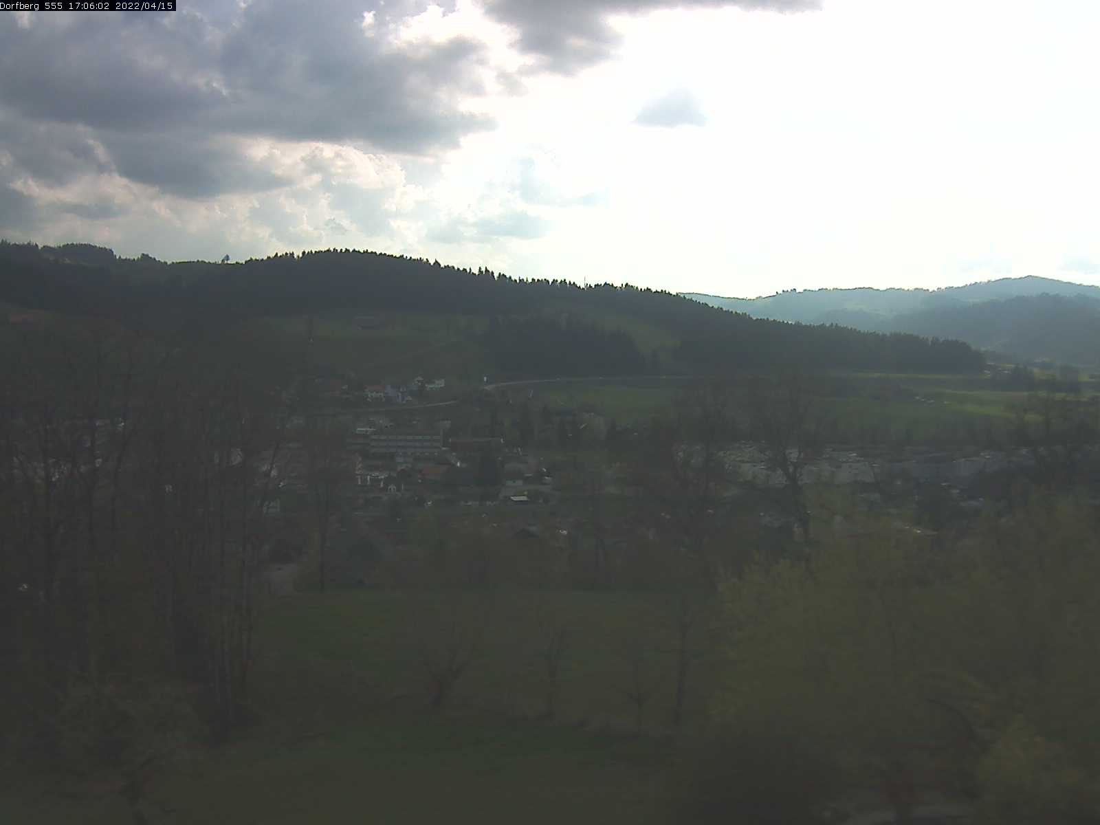 Webcam-Bild: Aussicht vom Dorfberg in Langnau 20220415-170601