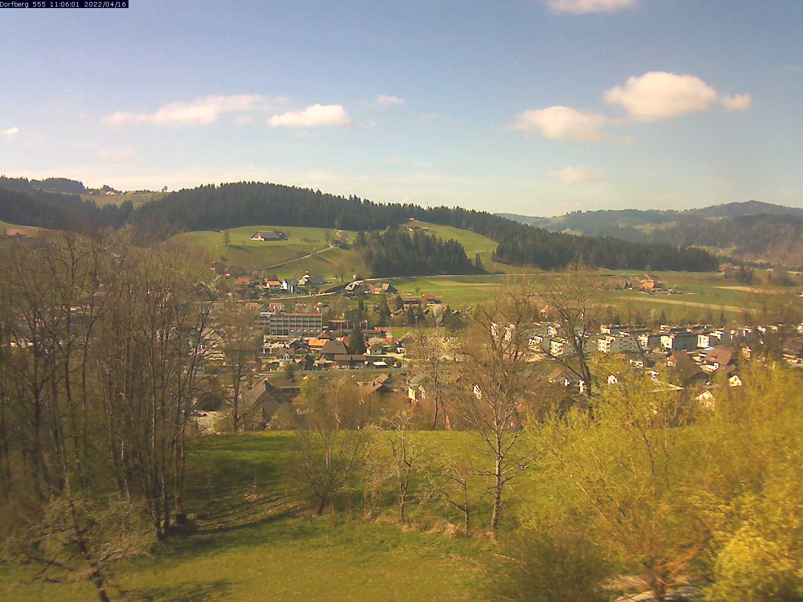 Webcam-Bild: Aussicht vom Dorfberg in Langnau 20220416-110601
