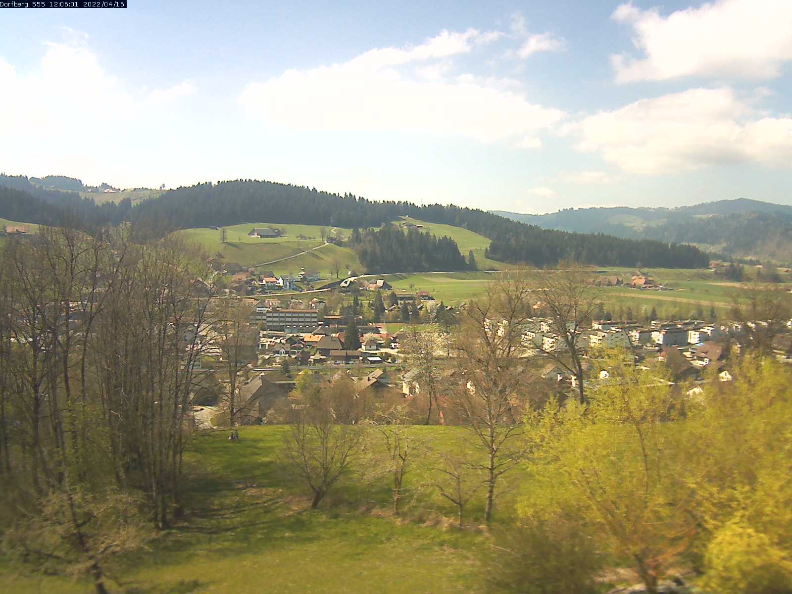 Webcam-Bild: Aussicht vom Dorfberg in Langnau 20220416-120601