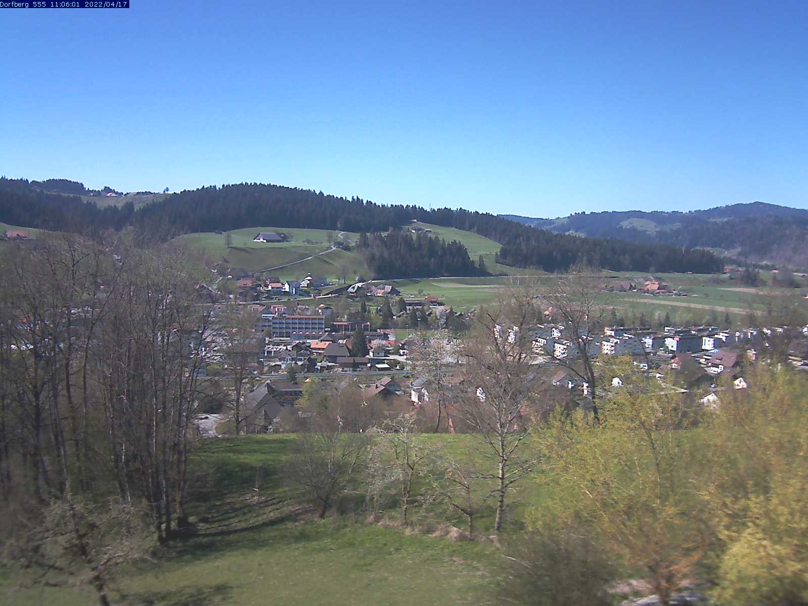 Webcam-Bild: Aussicht vom Dorfberg in Langnau 20220417-110601