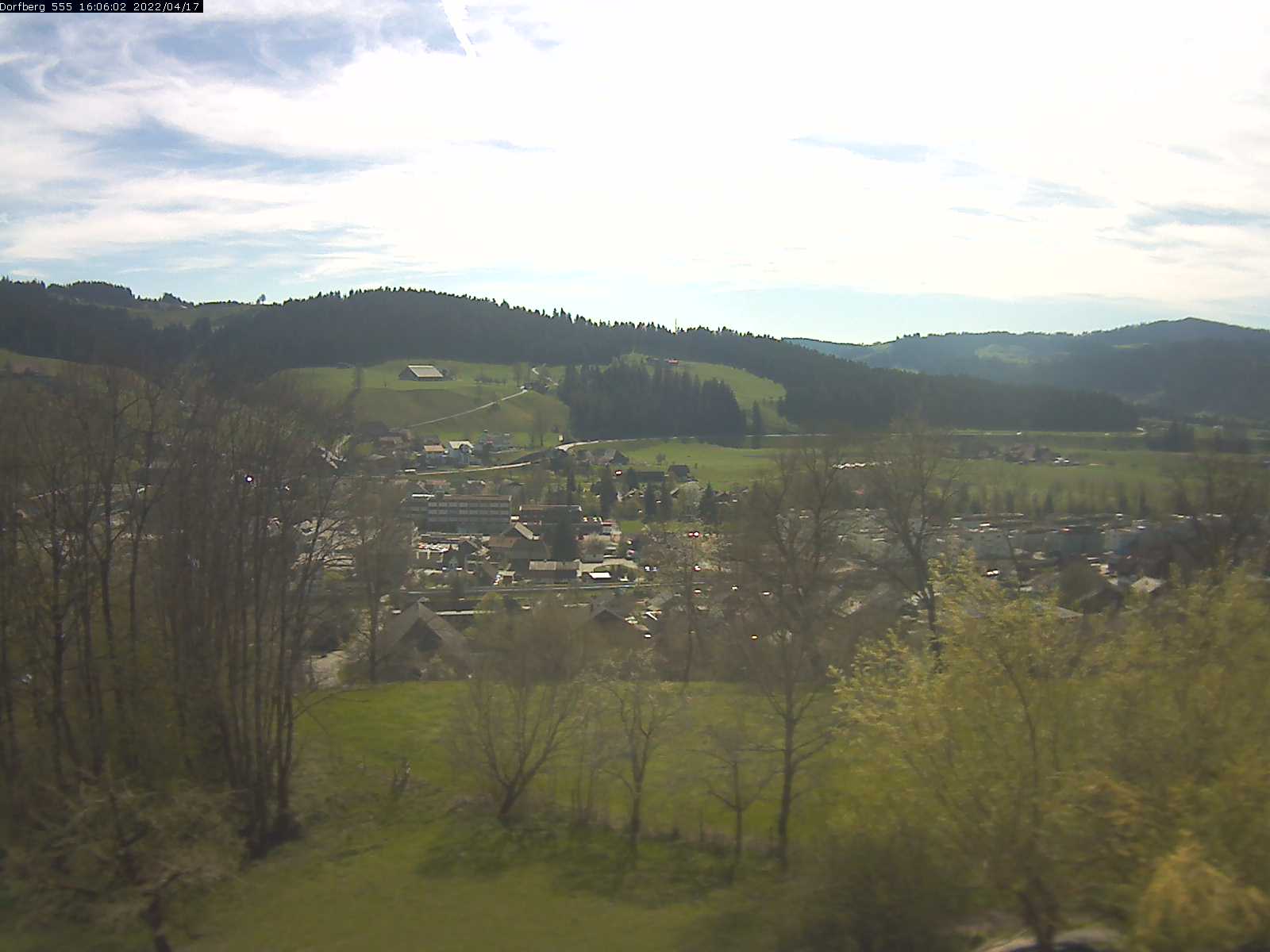 Webcam-Bild: Aussicht vom Dorfberg in Langnau 20220417-160601