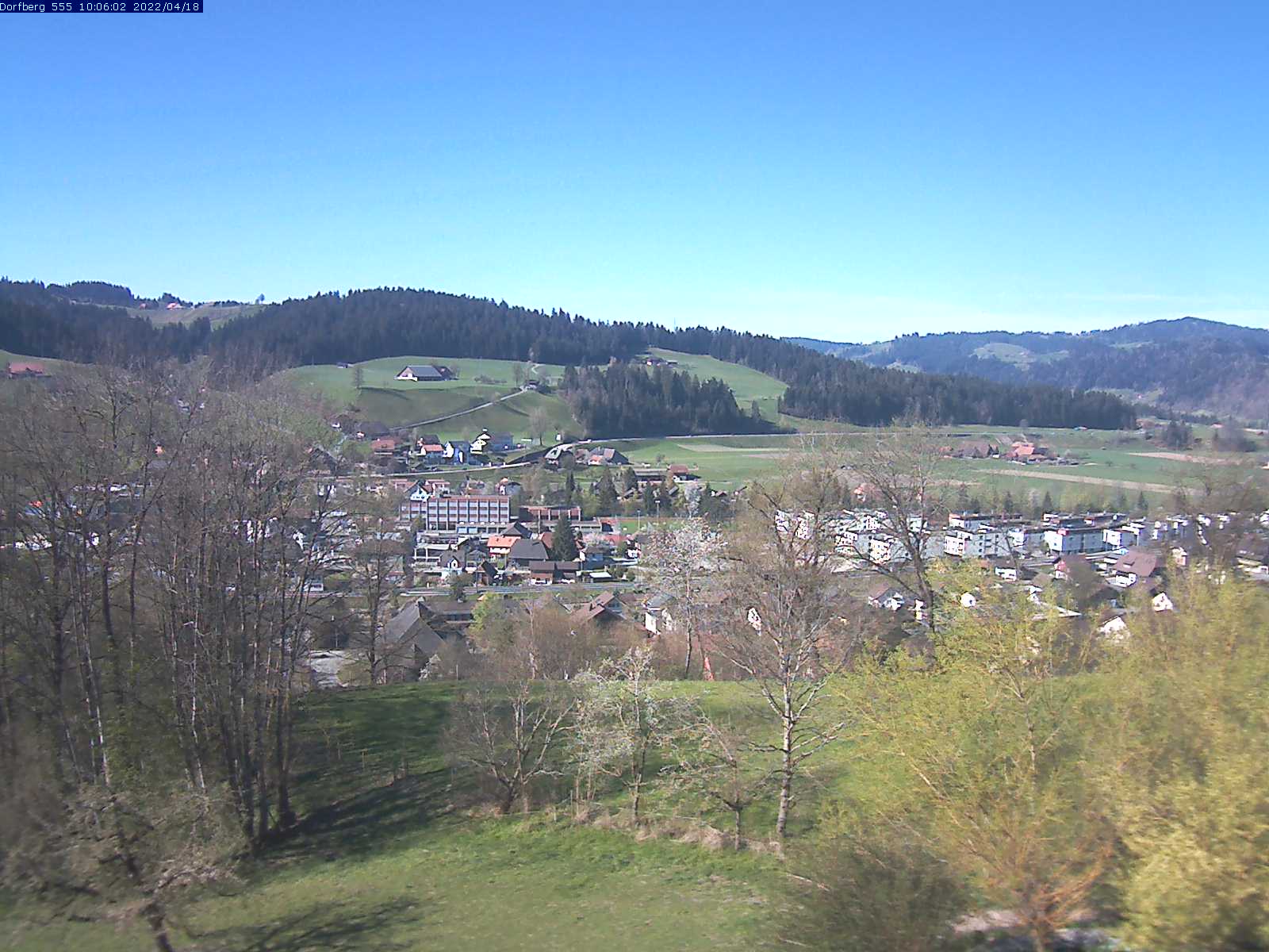 Webcam-Bild: Aussicht vom Dorfberg in Langnau 20220418-100601