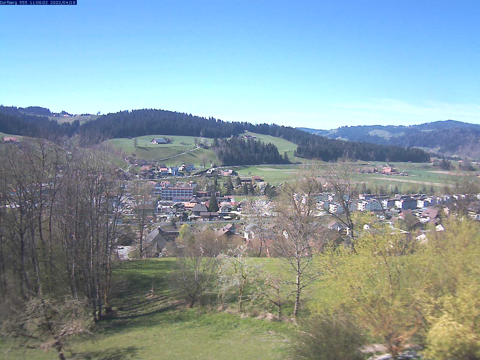 Webcam-Bild: Aussicht vom Dorfberg in Langnau 20220418-110601