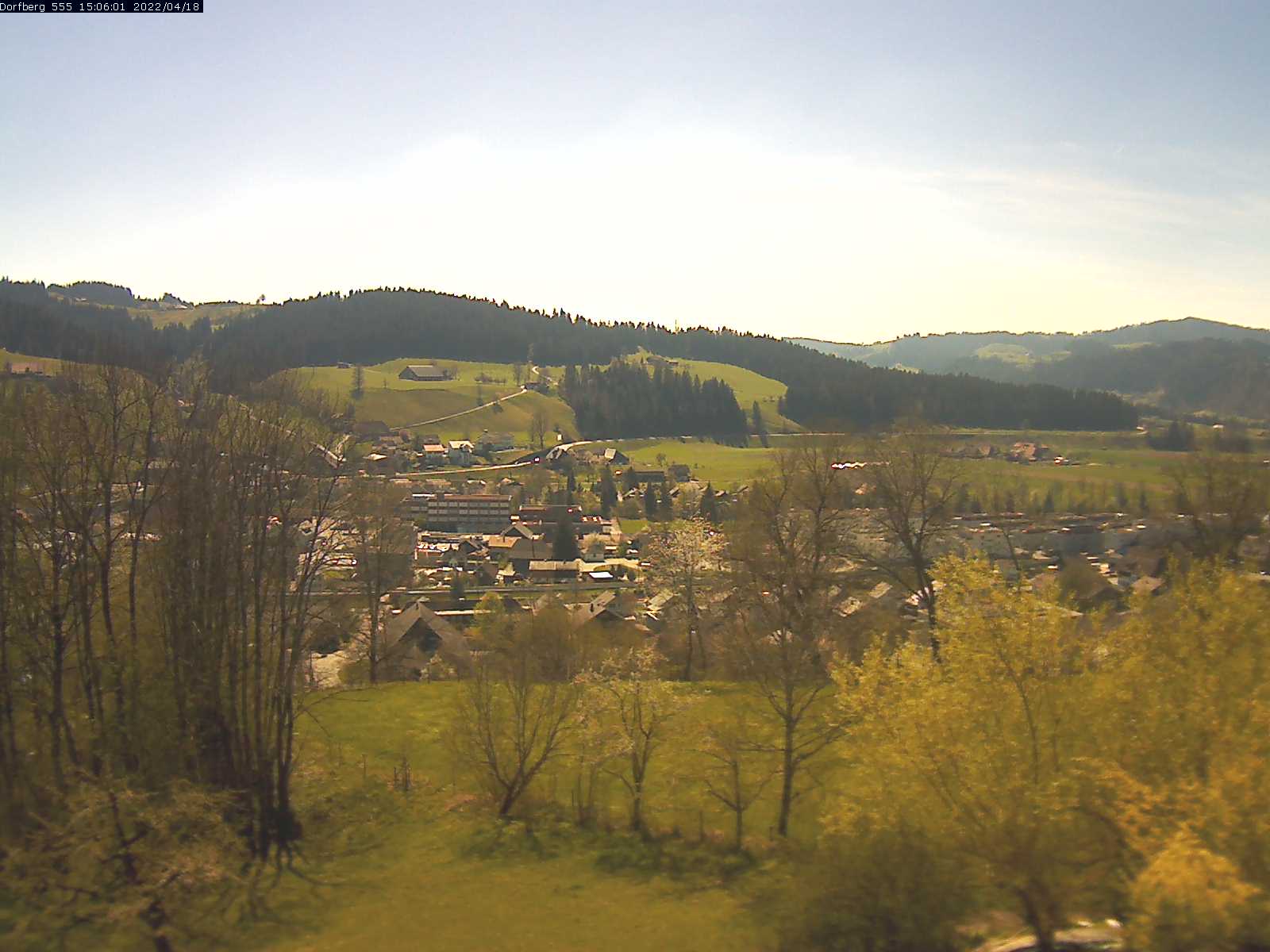 Webcam-Bild: Aussicht vom Dorfberg in Langnau 20220418-150601