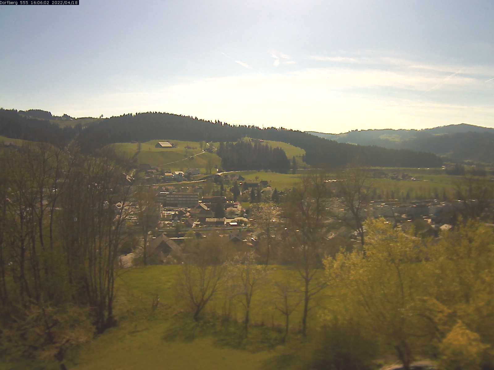 Webcam-Bild: Aussicht vom Dorfberg in Langnau 20220418-160601