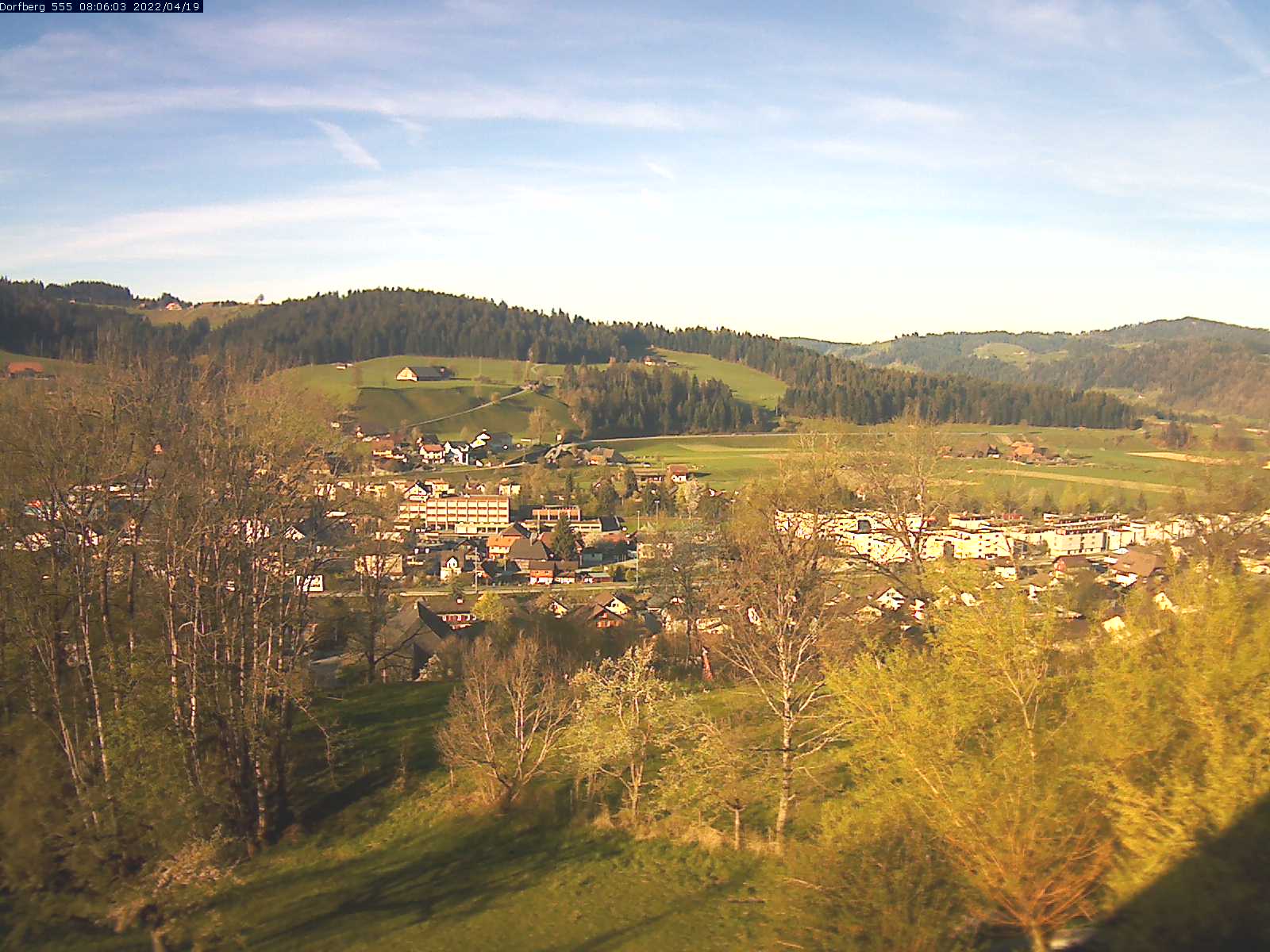 Webcam-Bild: Aussicht vom Dorfberg in Langnau 20220419-080601