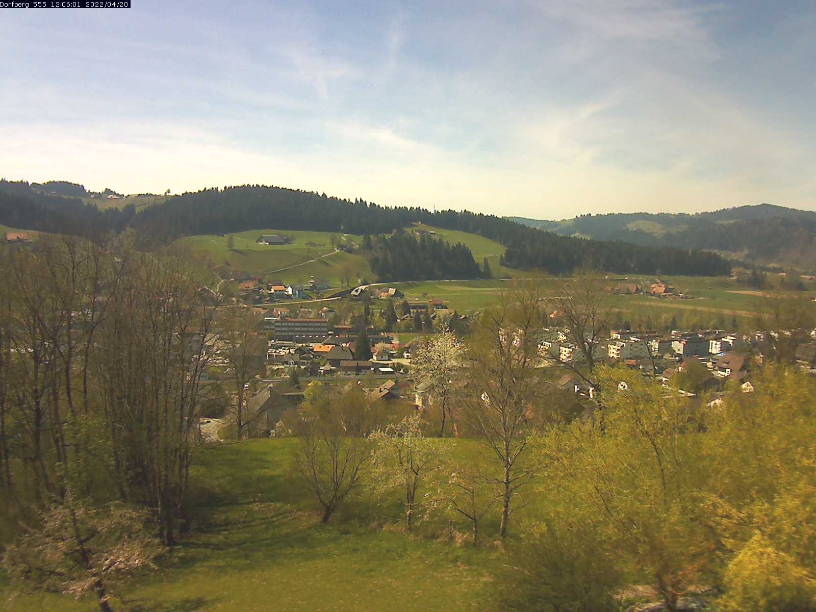 Webcam-Bild: Aussicht vom Dorfberg in Langnau 20220420-120601