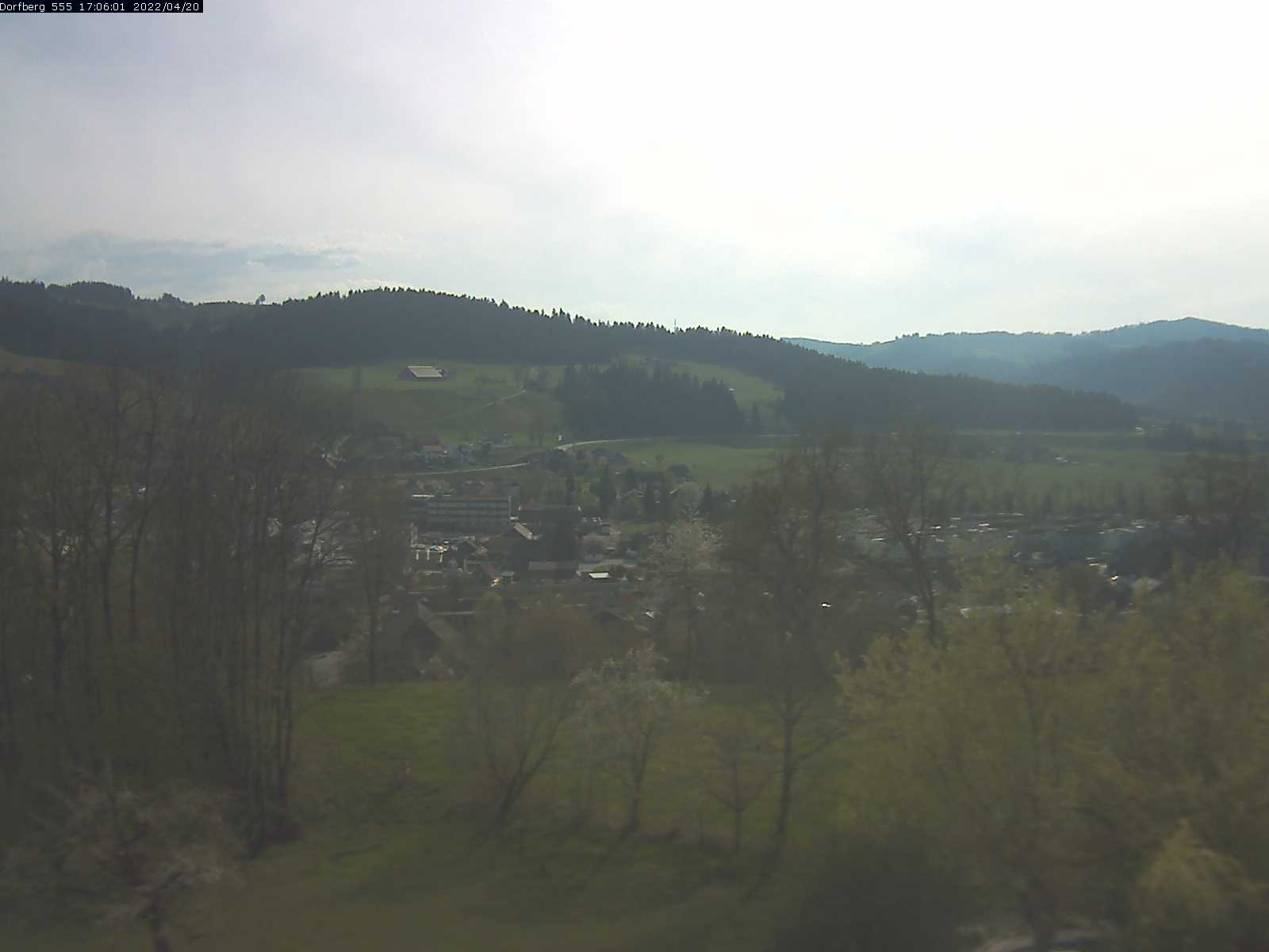 Webcam-Bild: Aussicht vom Dorfberg in Langnau 20220420-170601