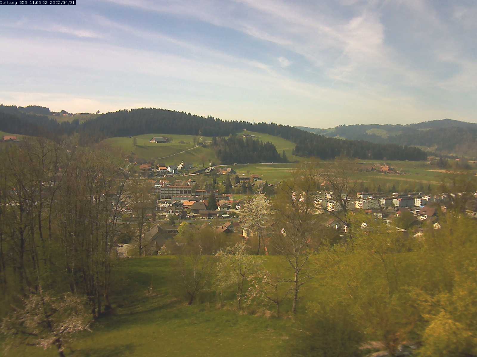 Webcam-Bild: Aussicht vom Dorfberg in Langnau 20220421-110601