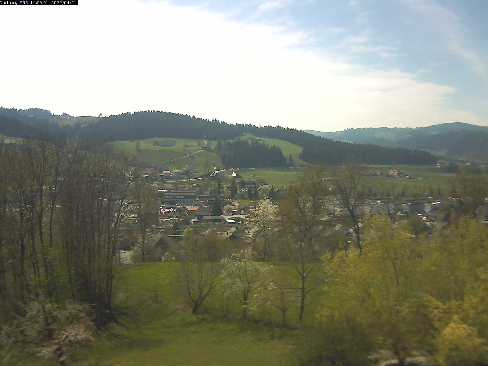 Webcam-Bild: Aussicht vom Dorfberg in Langnau 20220421-140601