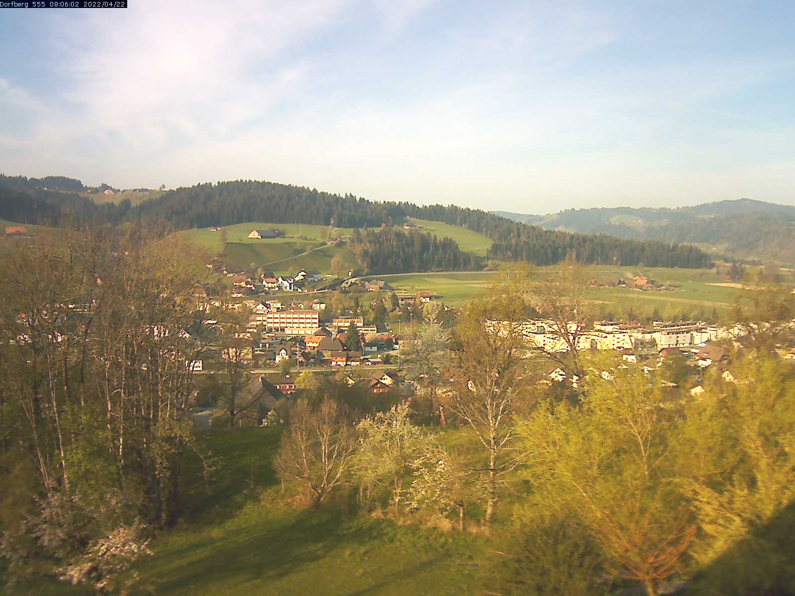 Webcam-Bild: Aussicht vom Dorfberg in Langnau 20220422-080601