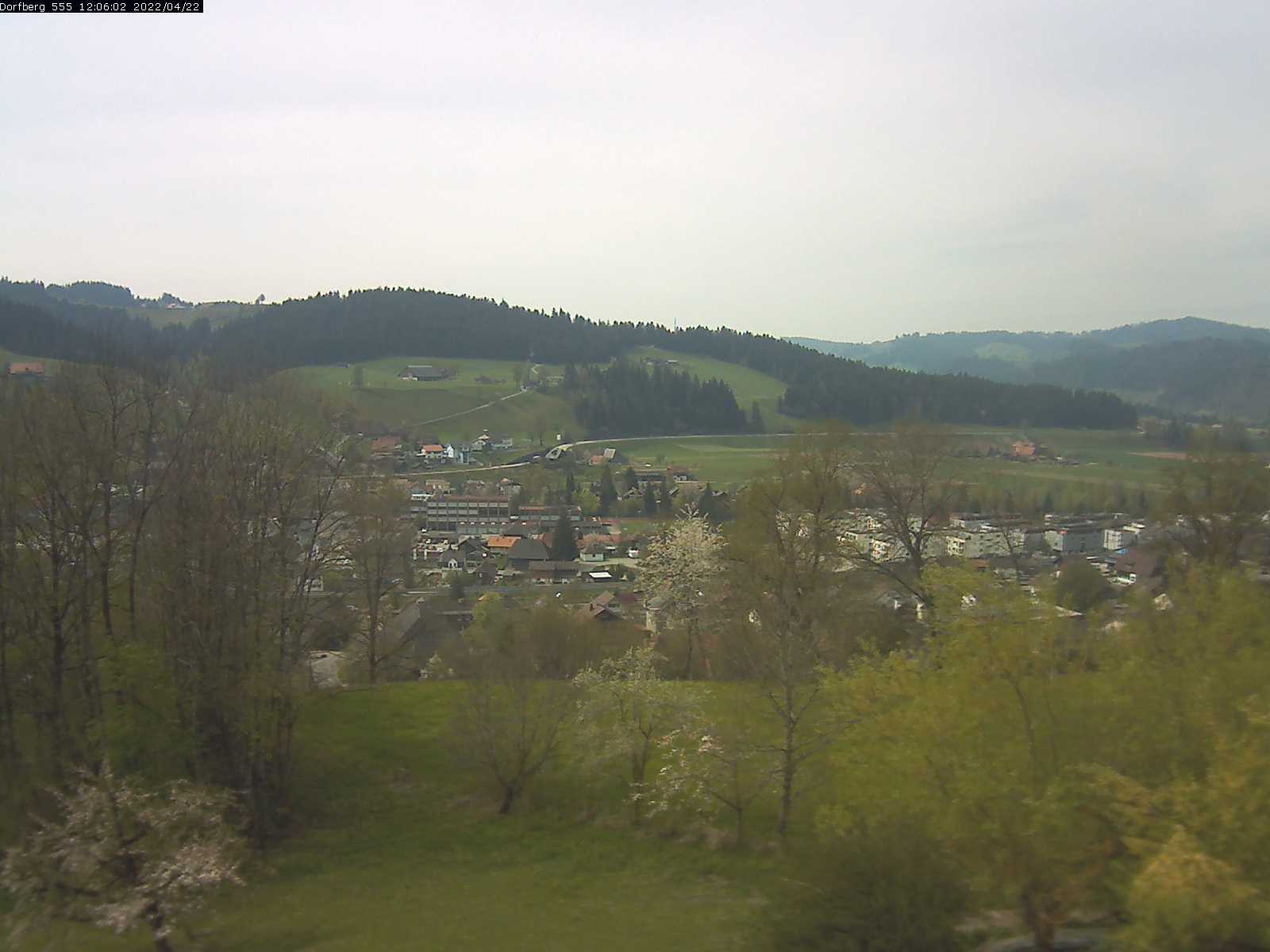 Webcam-Bild: Aussicht vom Dorfberg in Langnau 20220422-120601