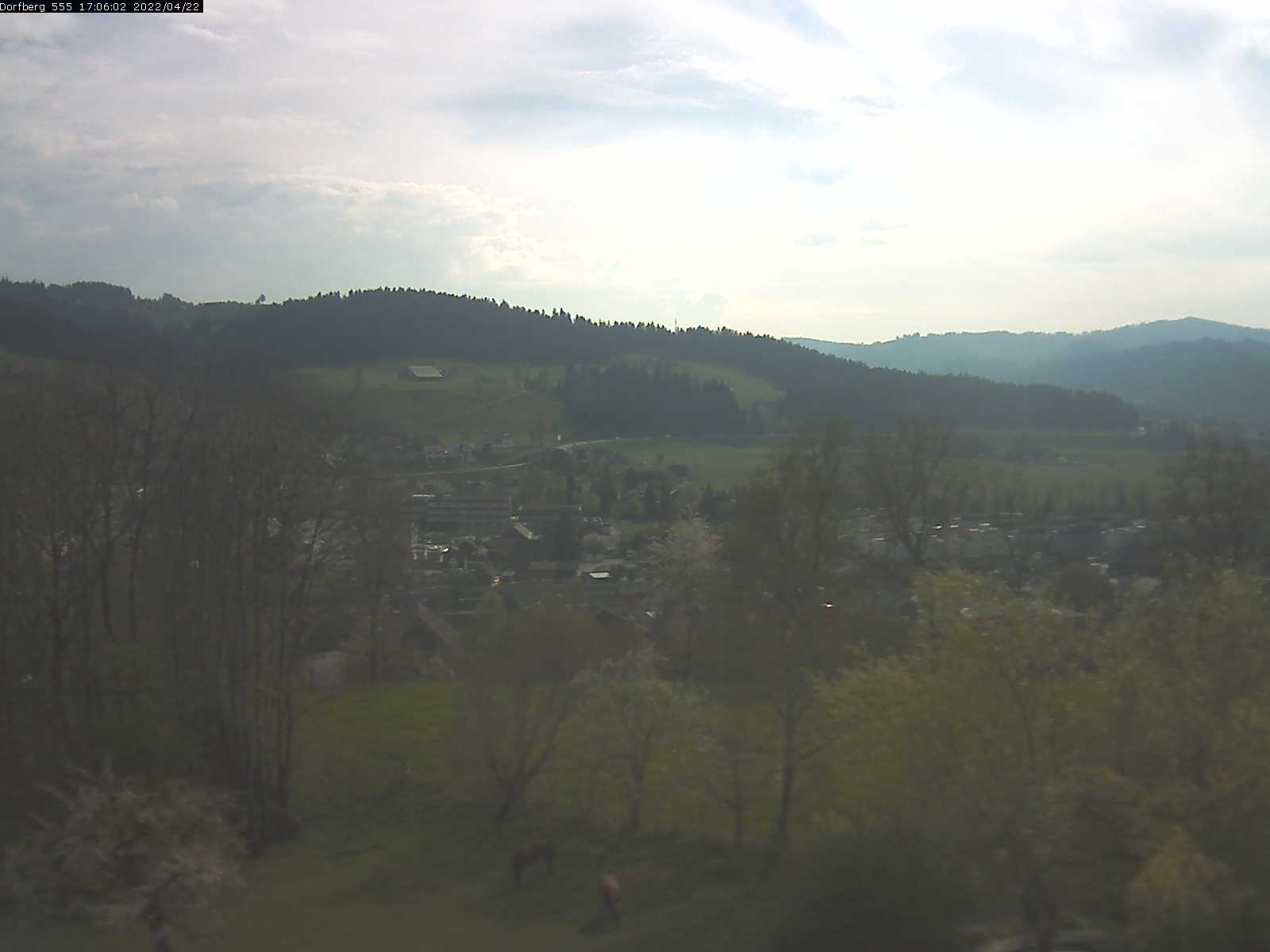 Webcam-Bild: Aussicht vom Dorfberg in Langnau 20220422-170601