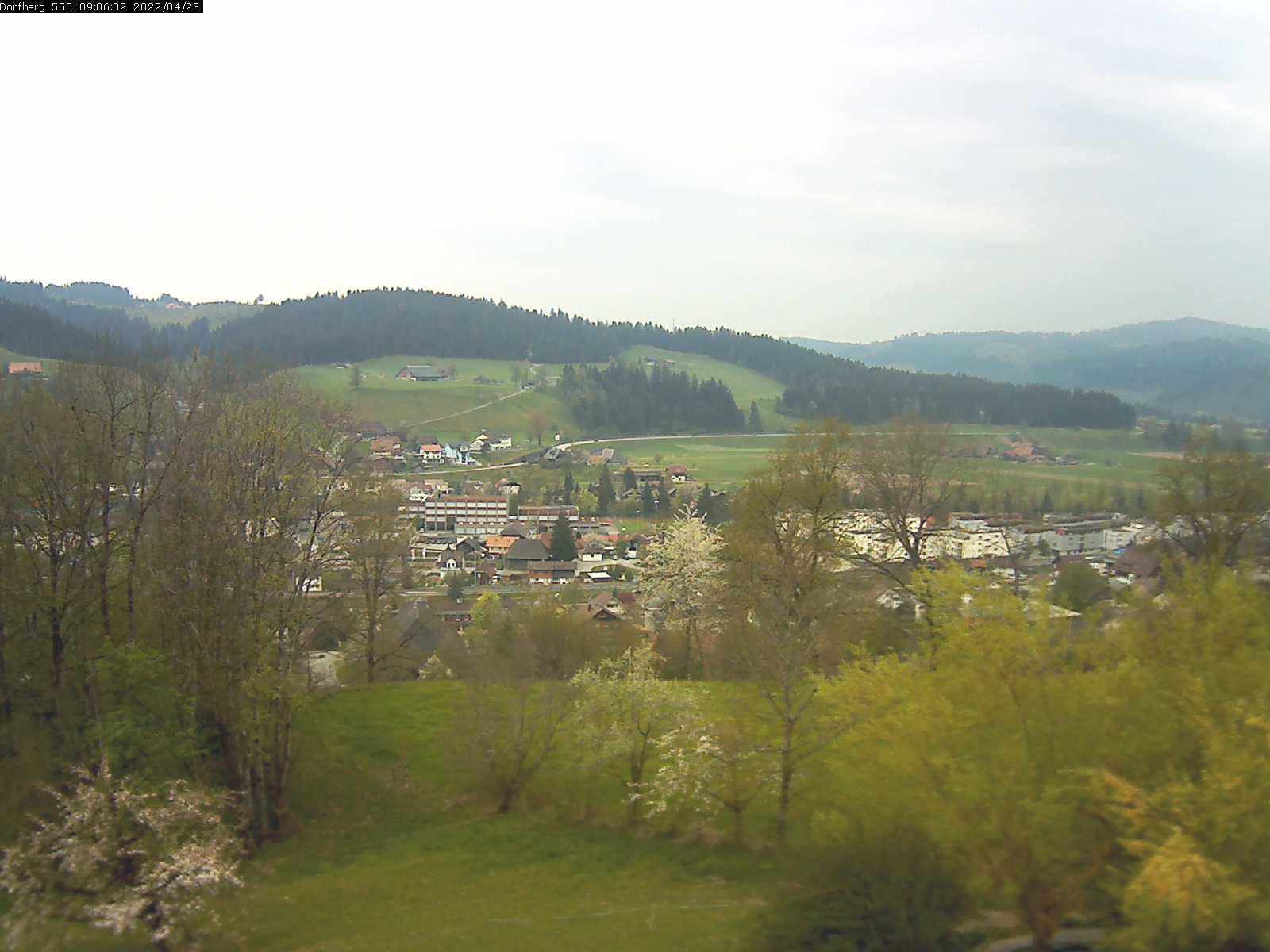Webcam-Bild: Aussicht vom Dorfberg in Langnau 20220423-090601