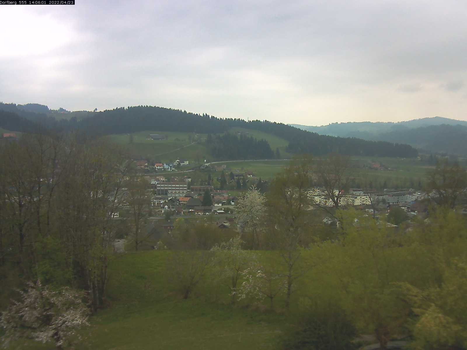 Webcam-Bild: Aussicht vom Dorfberg in Langnau 20220423-140601