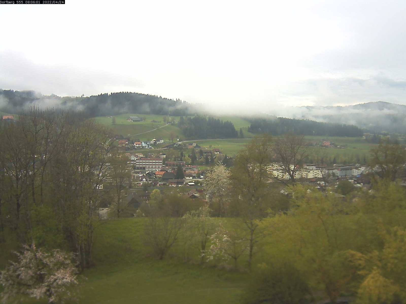 Webcam-Bild: Aussicht vom Dorfberg in Langnau 20220424-080601
