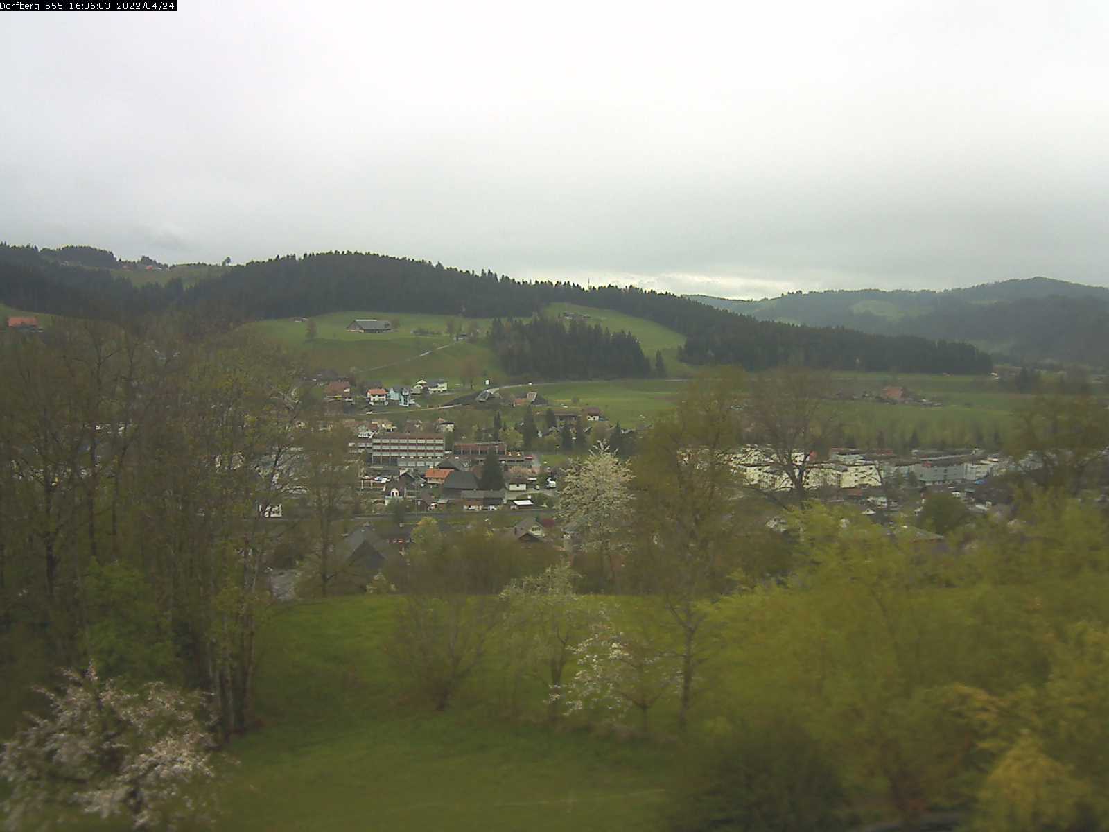 Webcam-Bild: Aussicht vom Dorfberg in Langnau 20220424-160601