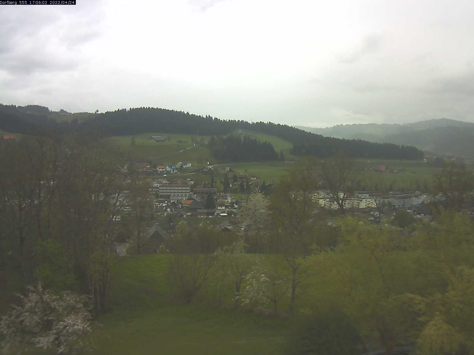 Webcam-Bild: Aussicht vom Dorfberg in Langnau 20220424-170601