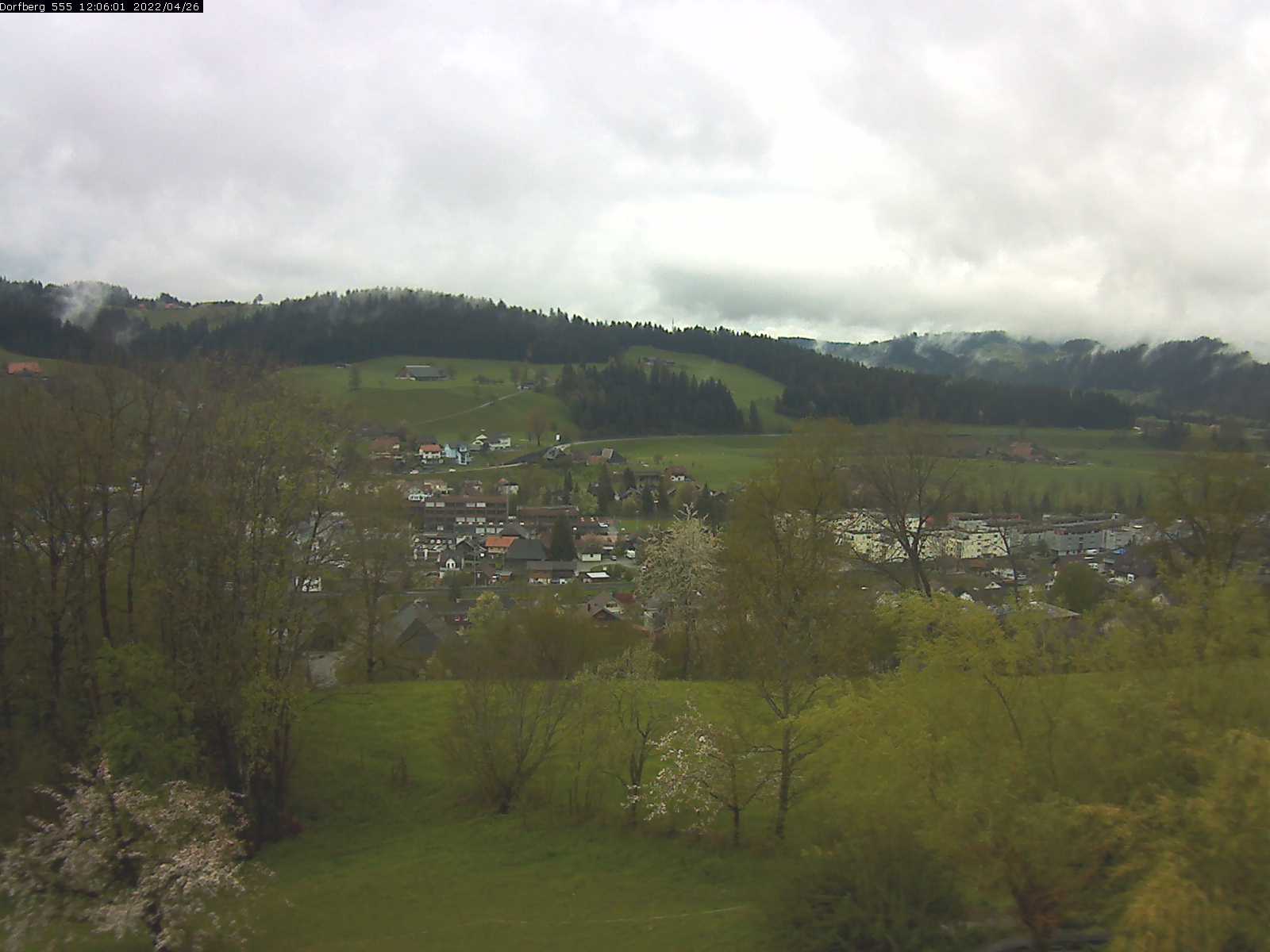 Webcam-Bild: Aussicht vom Dorfberg in Langnau 20220426-120601