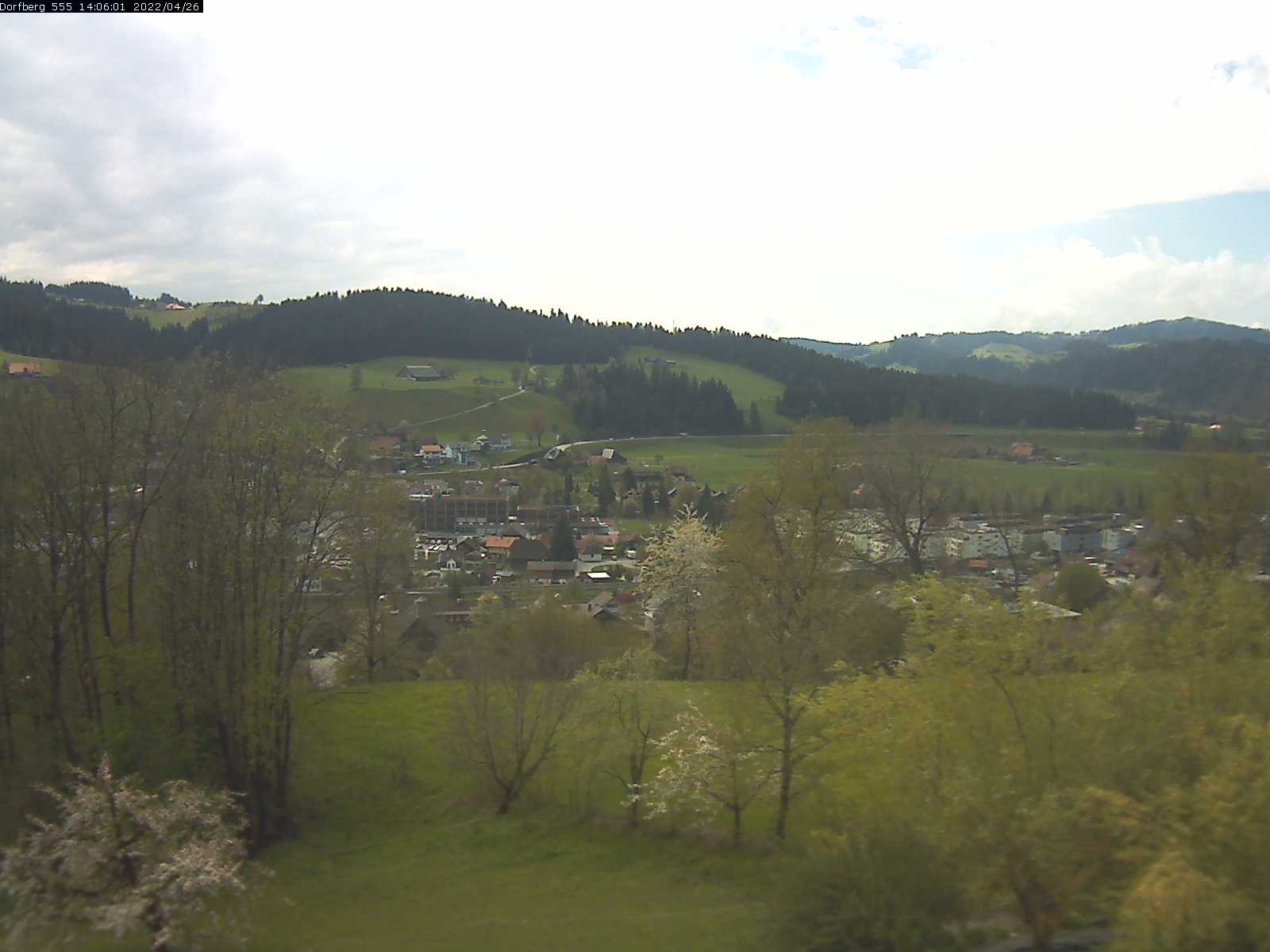 Webcam-Bild: Aussicht vom Dorfberg in Langnau 20220426-140601