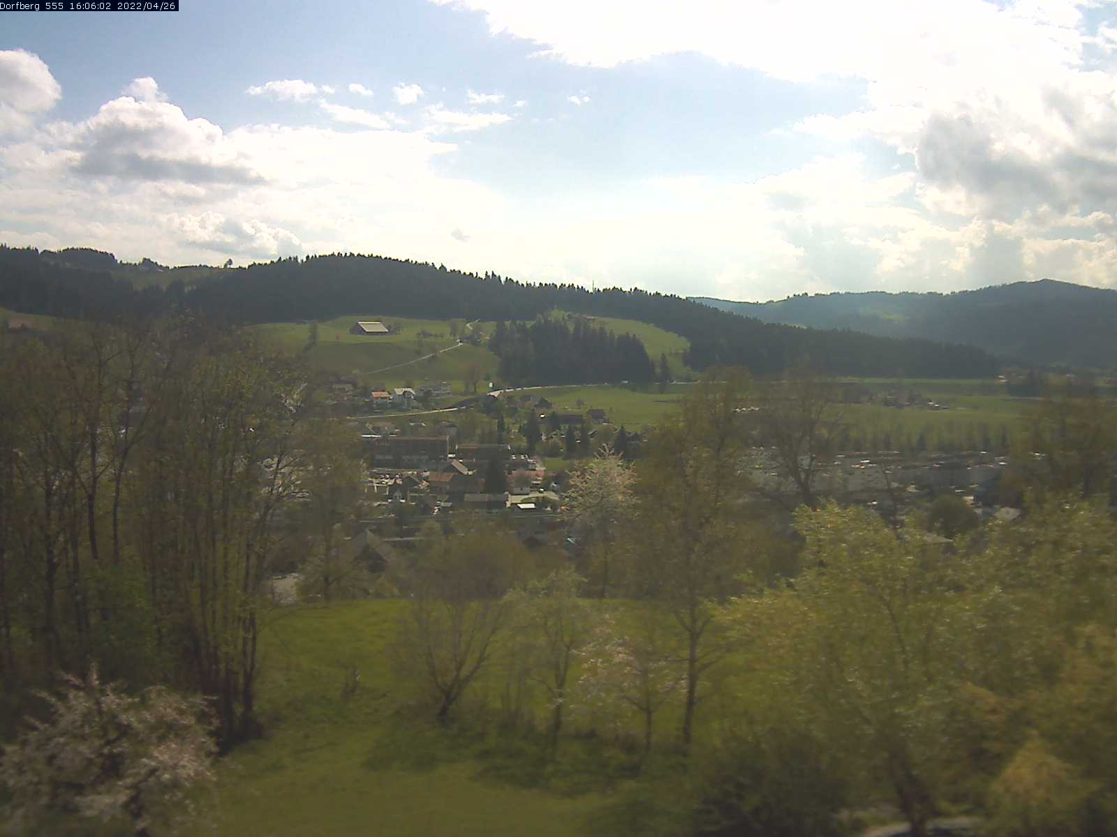 Webcam-Bild: Aussicht vom Dorfberg in Langnau 20220426-160601