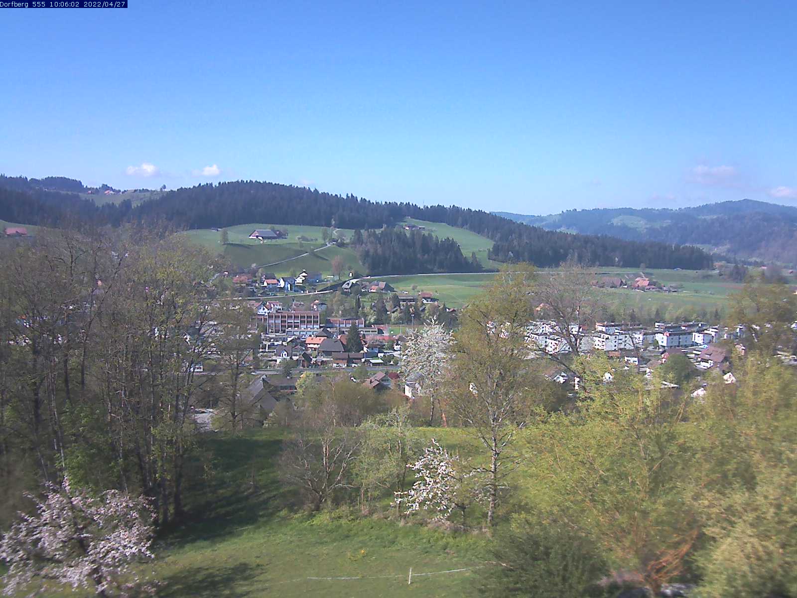 Webcam-Bild: Aussicht vom Dorfberg in Langnau 20220427-100601