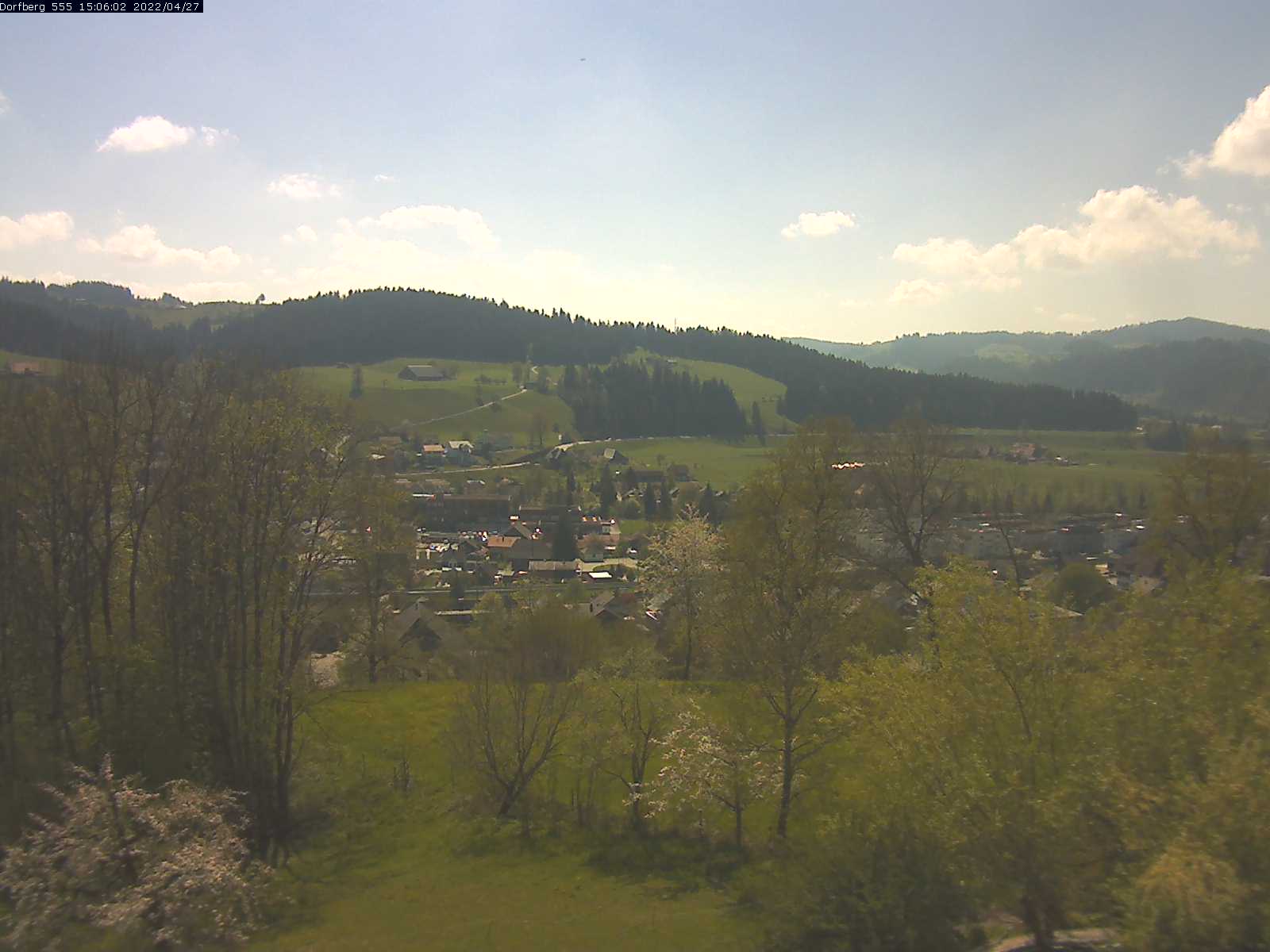 Webcam-Bild: Aussicht vom Dorfberg in Langnau 20220427-150601