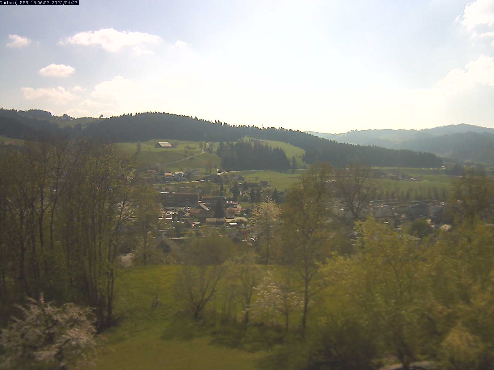 Webcam-Bild: Aussicht vom Dorfberg in Langnau 20220427-160601