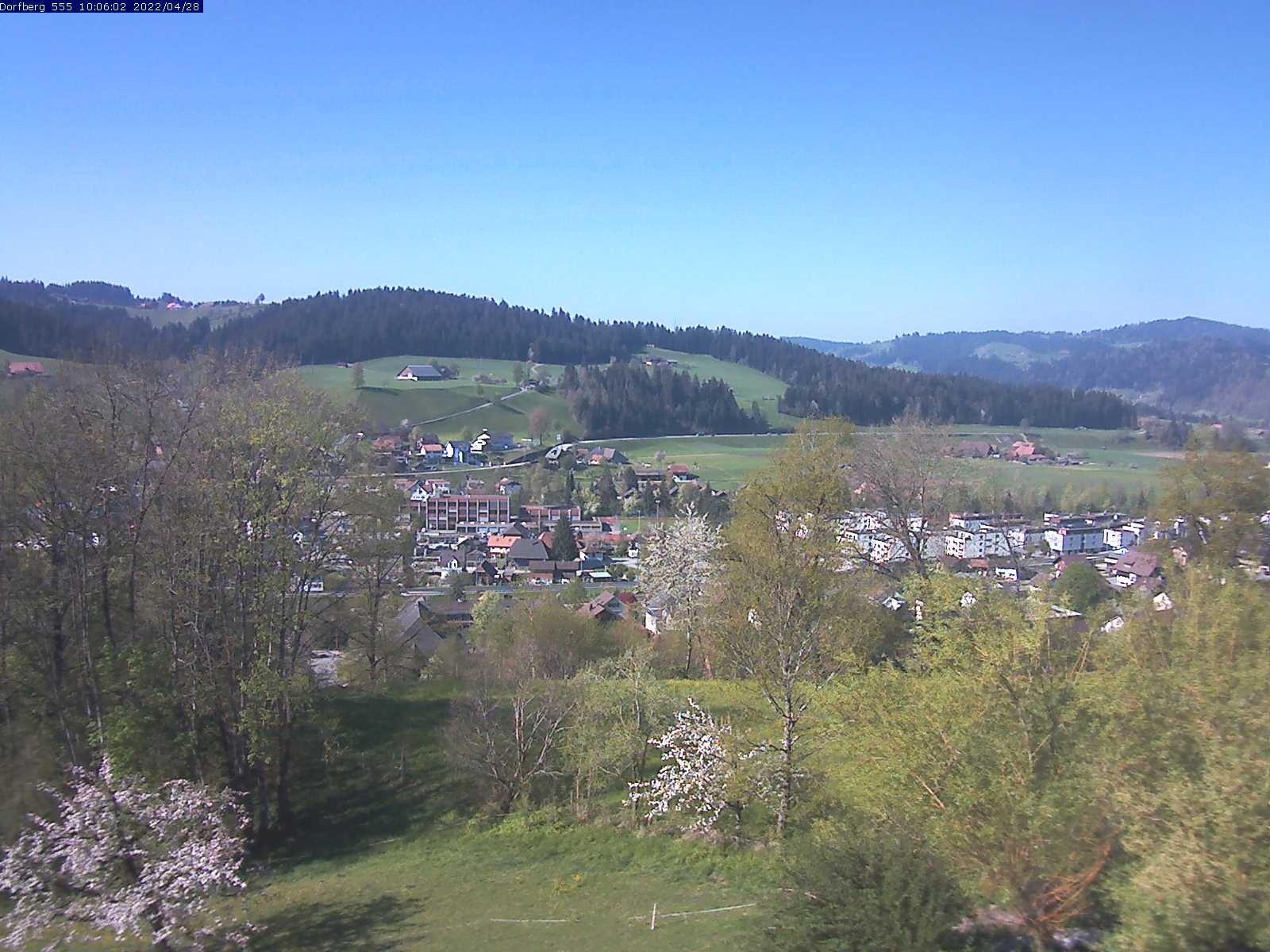 Webcam-Bild: Aussicht vom Dorfberg in Langnau 20220428-100601