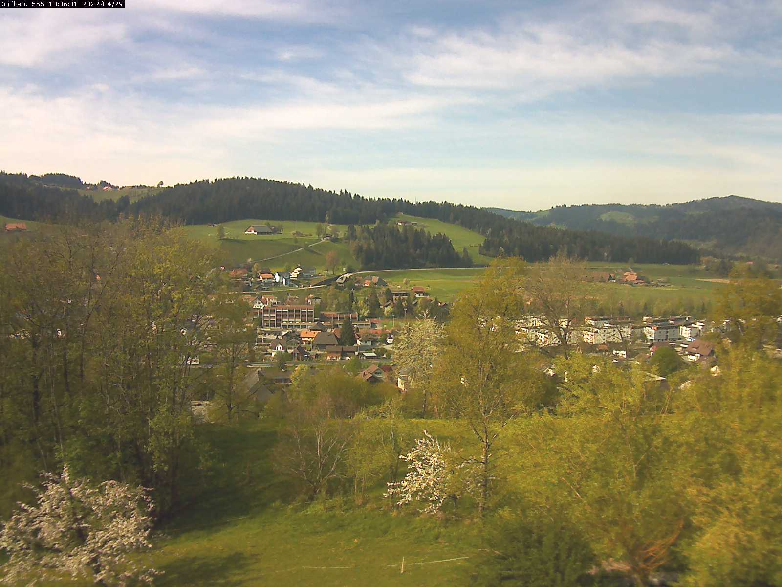 Webcam-Bild: Aussicht vom Dorfberg in Langnau 20220429-100601