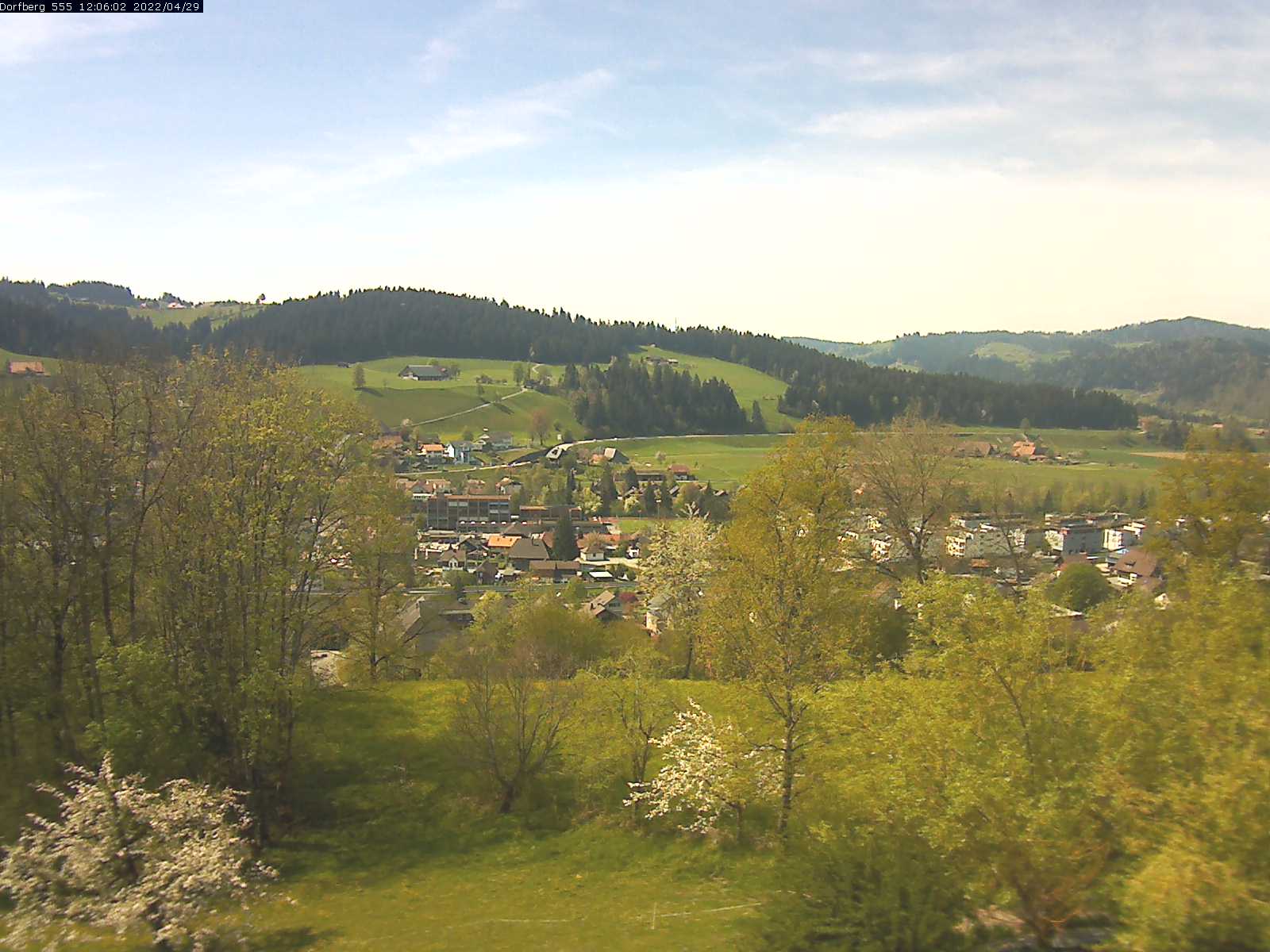 Webcam-Bild: Aussicht vom Dorfberg in Langnau 20220429-120601