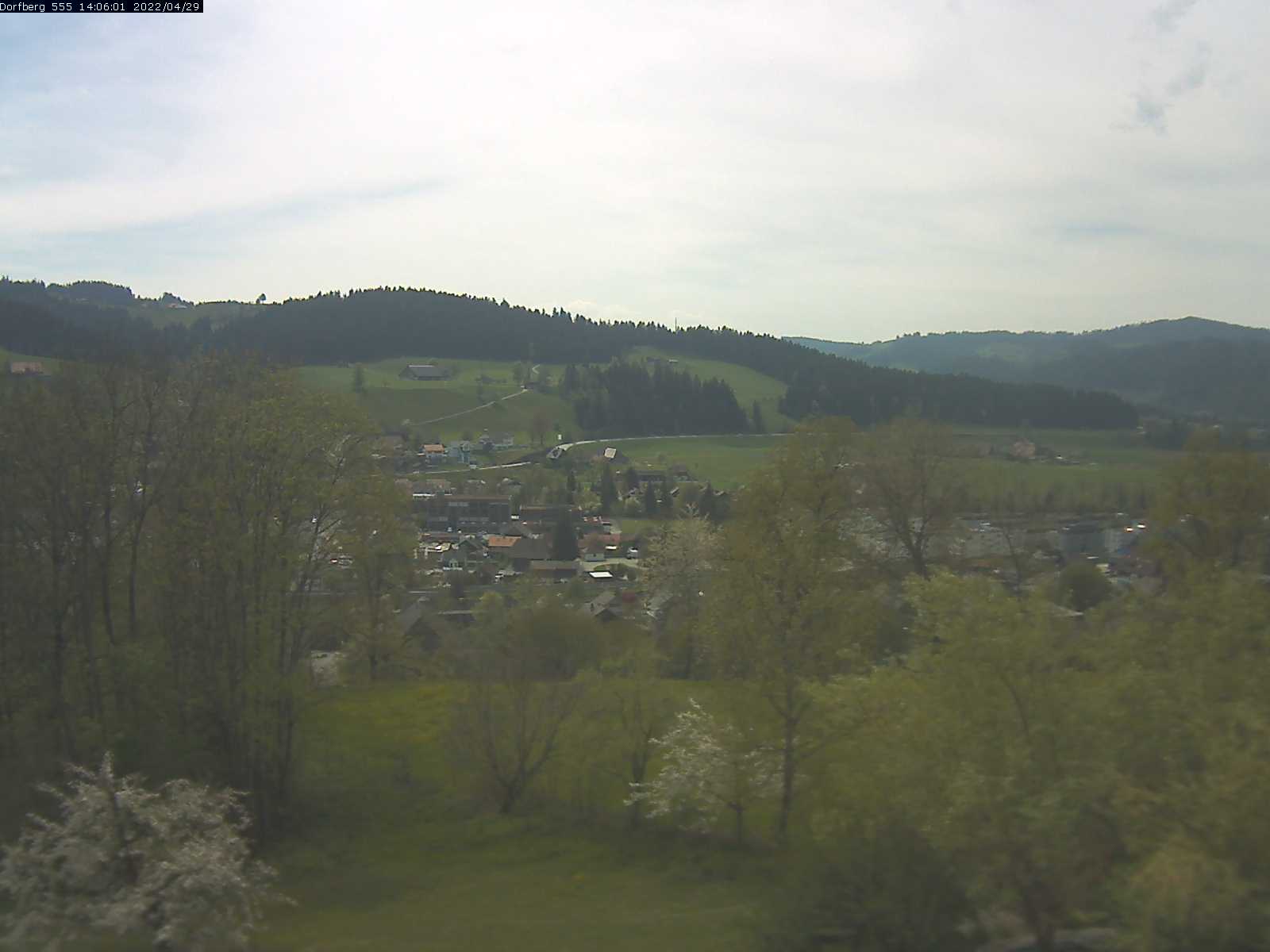 Webcam-Bild: Aussicht vom Dorfberg in Langnau 20220429-140601