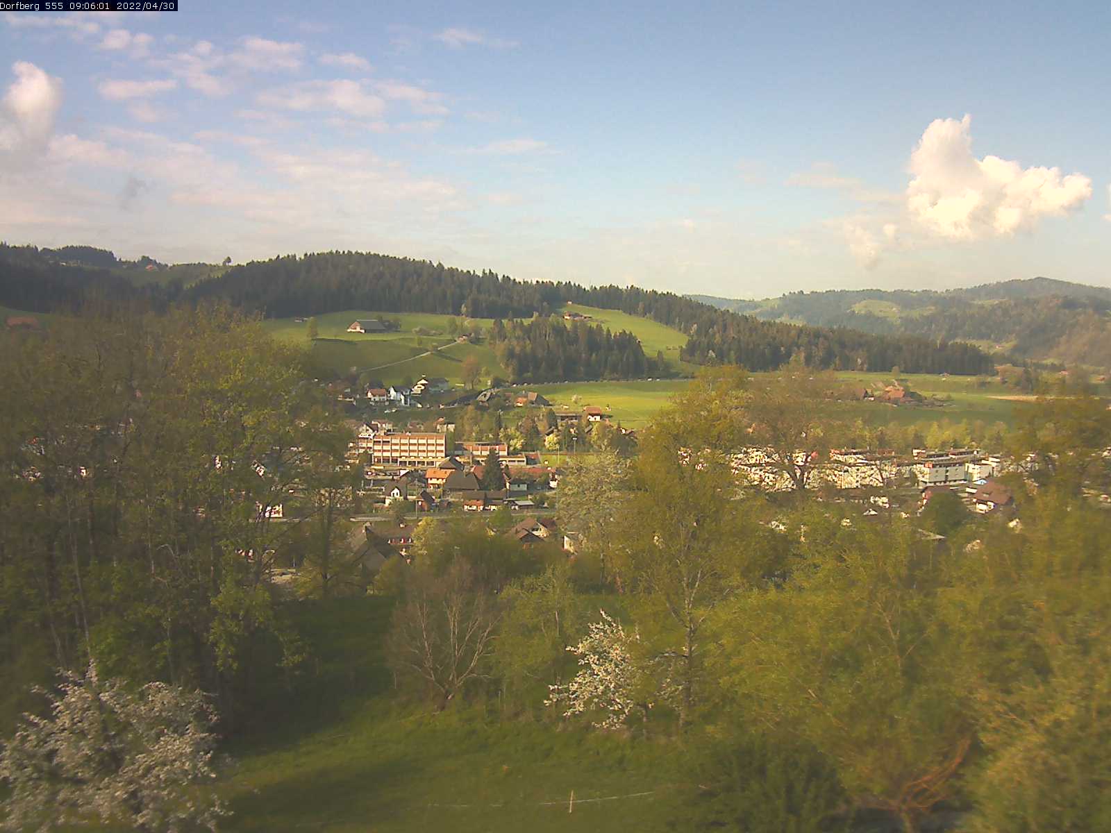 Webcam-Bild: Aussicht vom Dorfberg in Langnau 20220430-090601