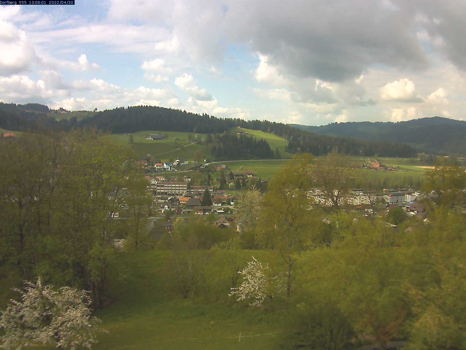 Webcam-Bild: Aussicht vom Dorfberg in Langnau 20220430-100601