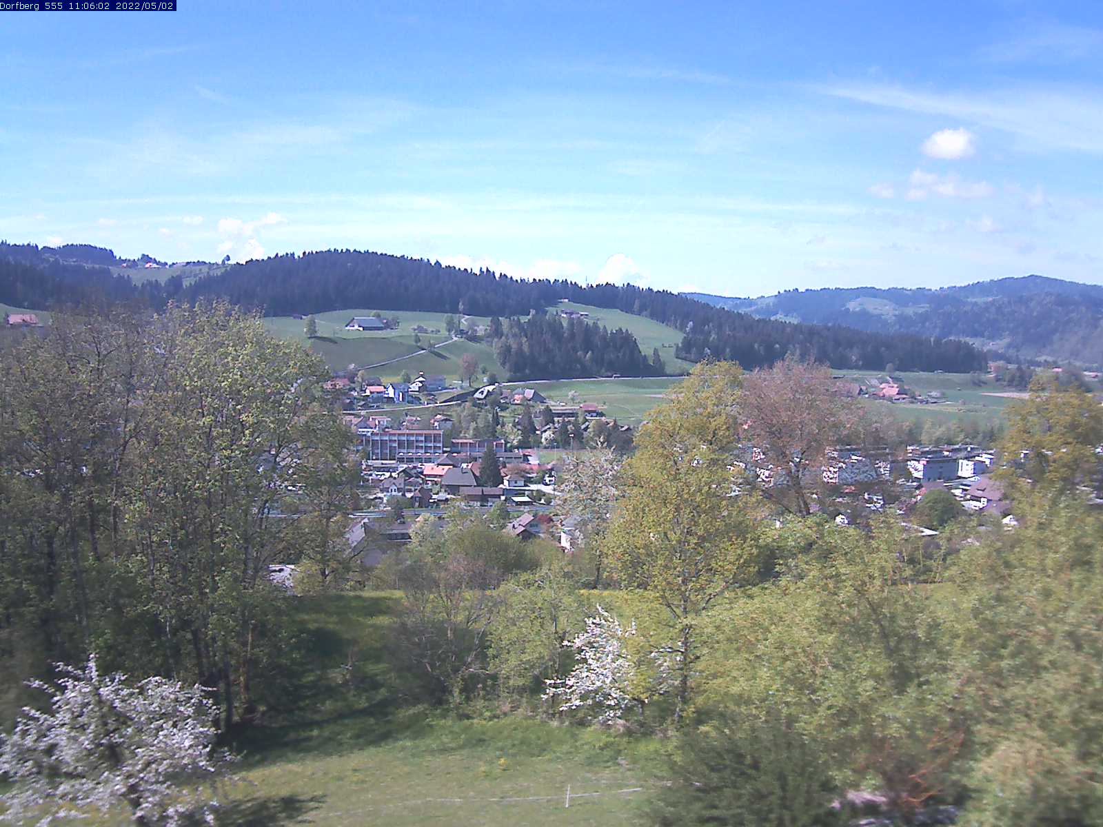 Webcam-Bild: Aussicht vom Dorfberg in Langnau 20220502-110601