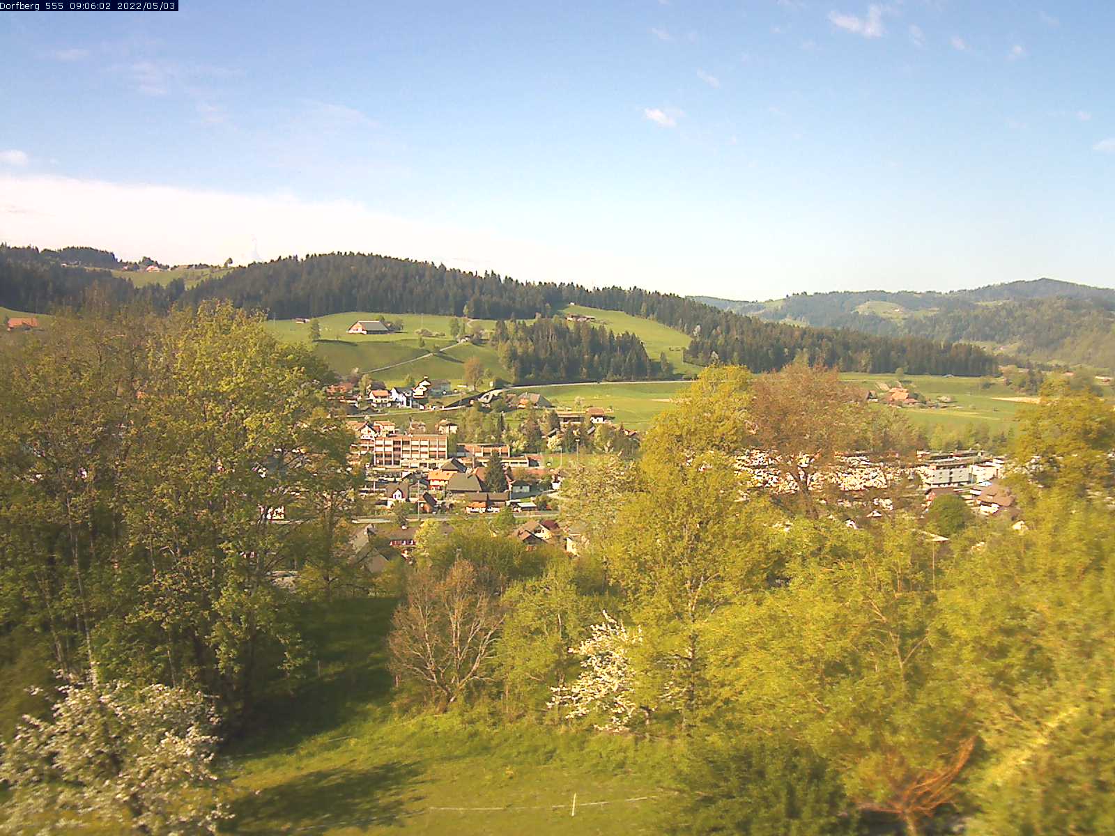 Webcam-Bild: Aussicht vom Dorfberg in Langnau 20220503-090602