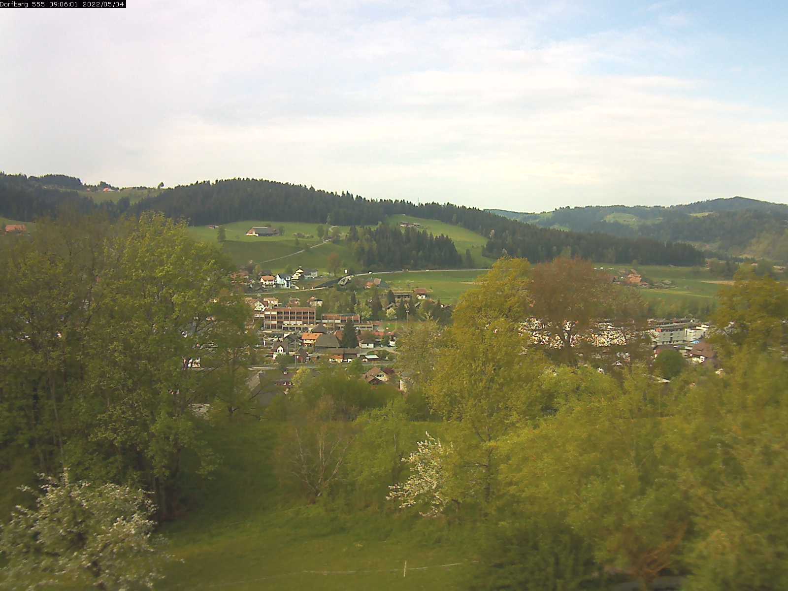 Webcam-Bild: Aussicht vom Dorfberg in Langnau 20220504-090601
