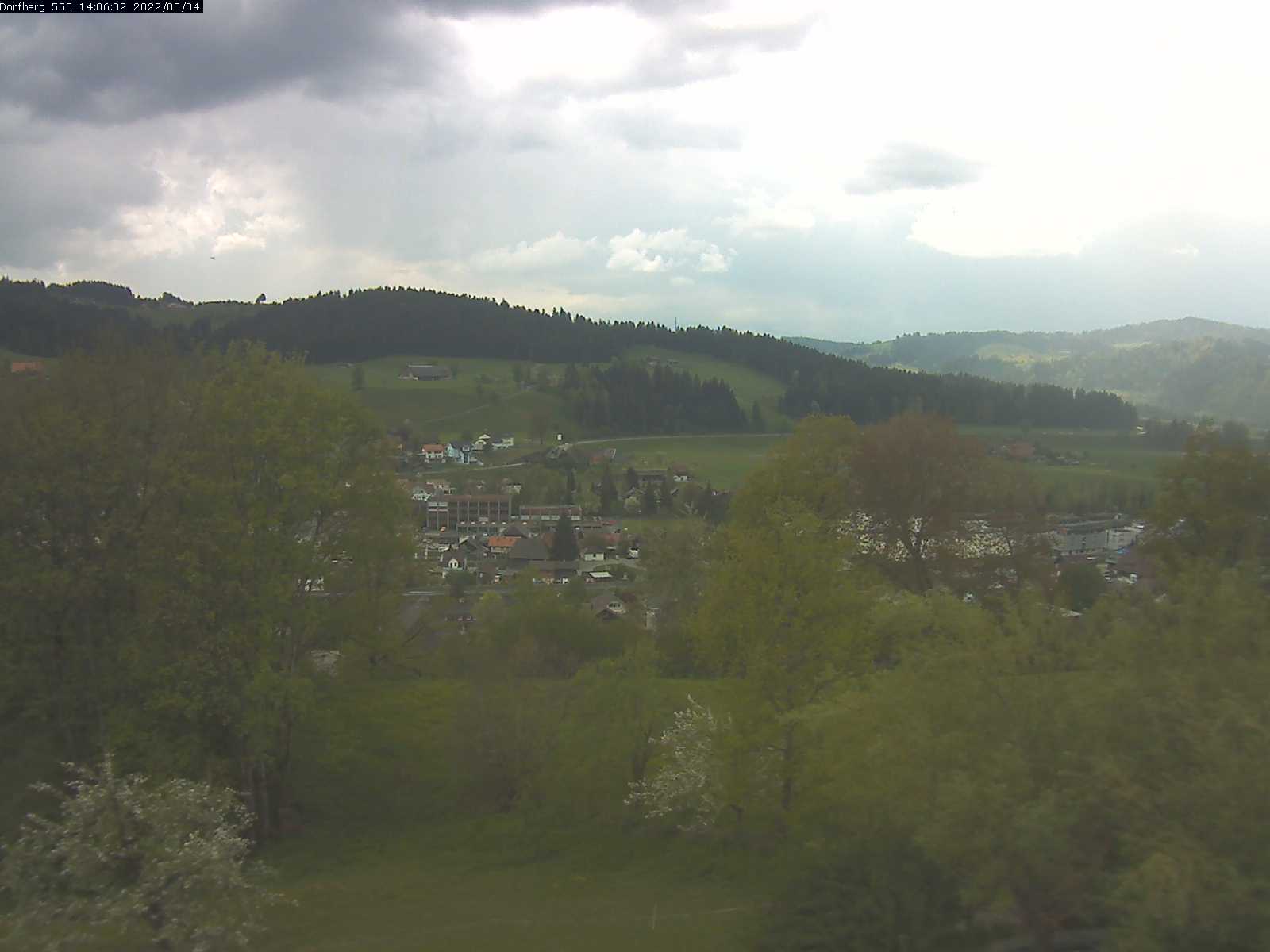 Webcam-Bild: Aussicht vom Dorfberg in Langnau 20220504-140601