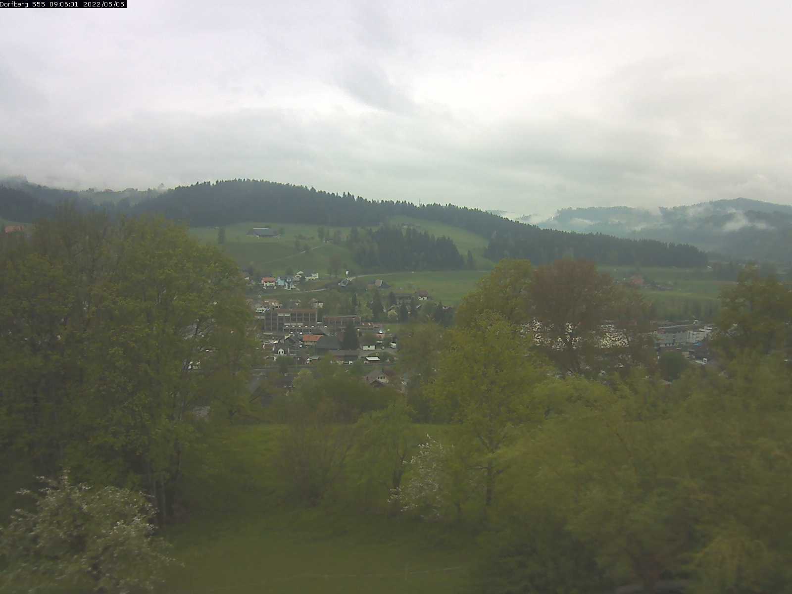 Webcam-Bild: Aussicht vom Dorfberg in Langnau 20220505-090601