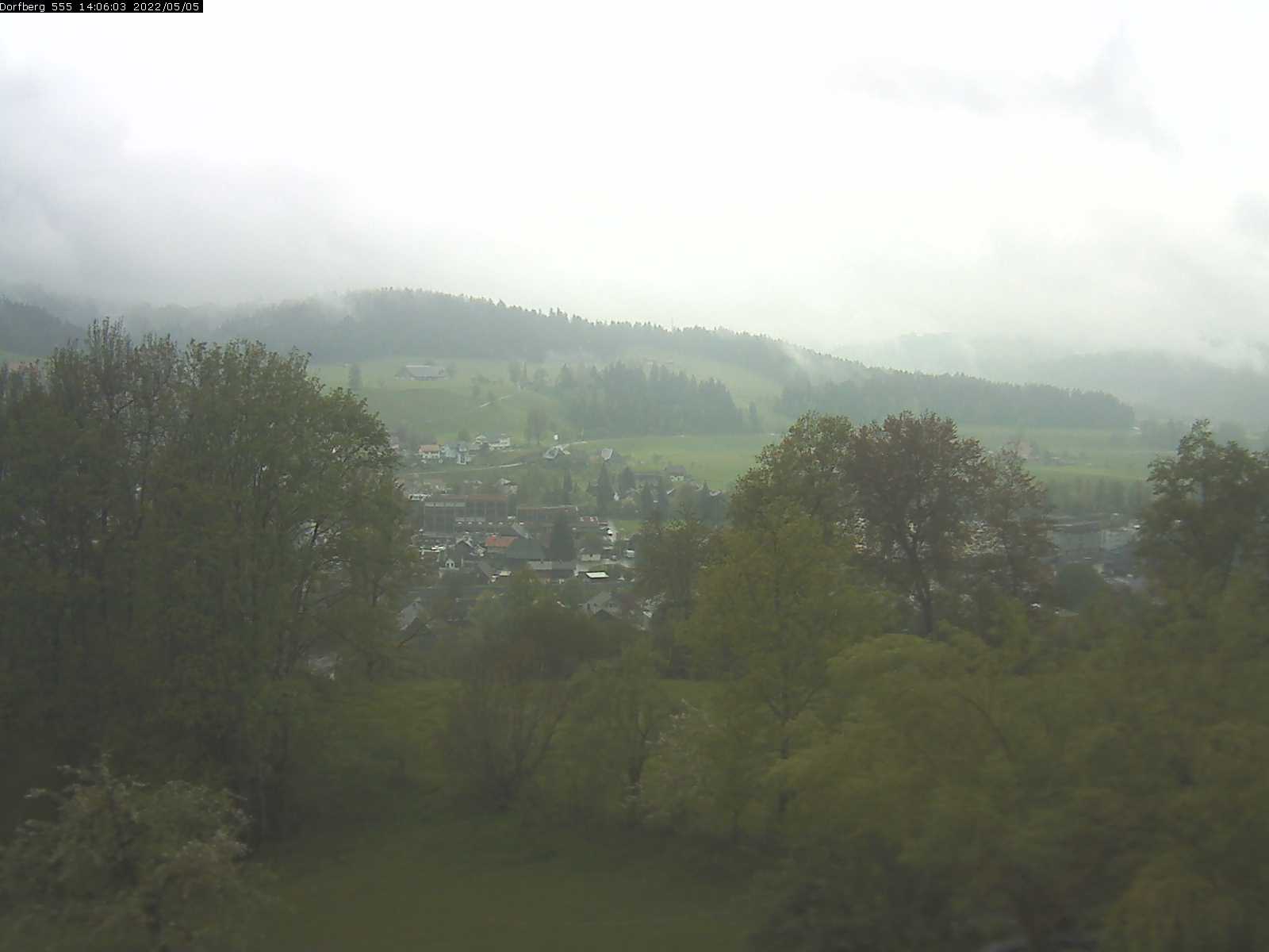 Webcam-Bild: Aussicht vom Dorfberg in Langnau 20220505-140601