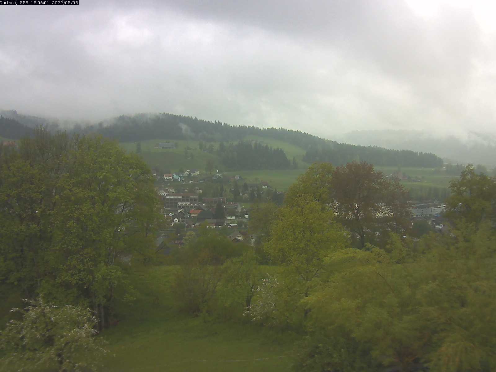 Webcam-Bild: Aussicht vom Dorfberg in Langnau 20220505-150601