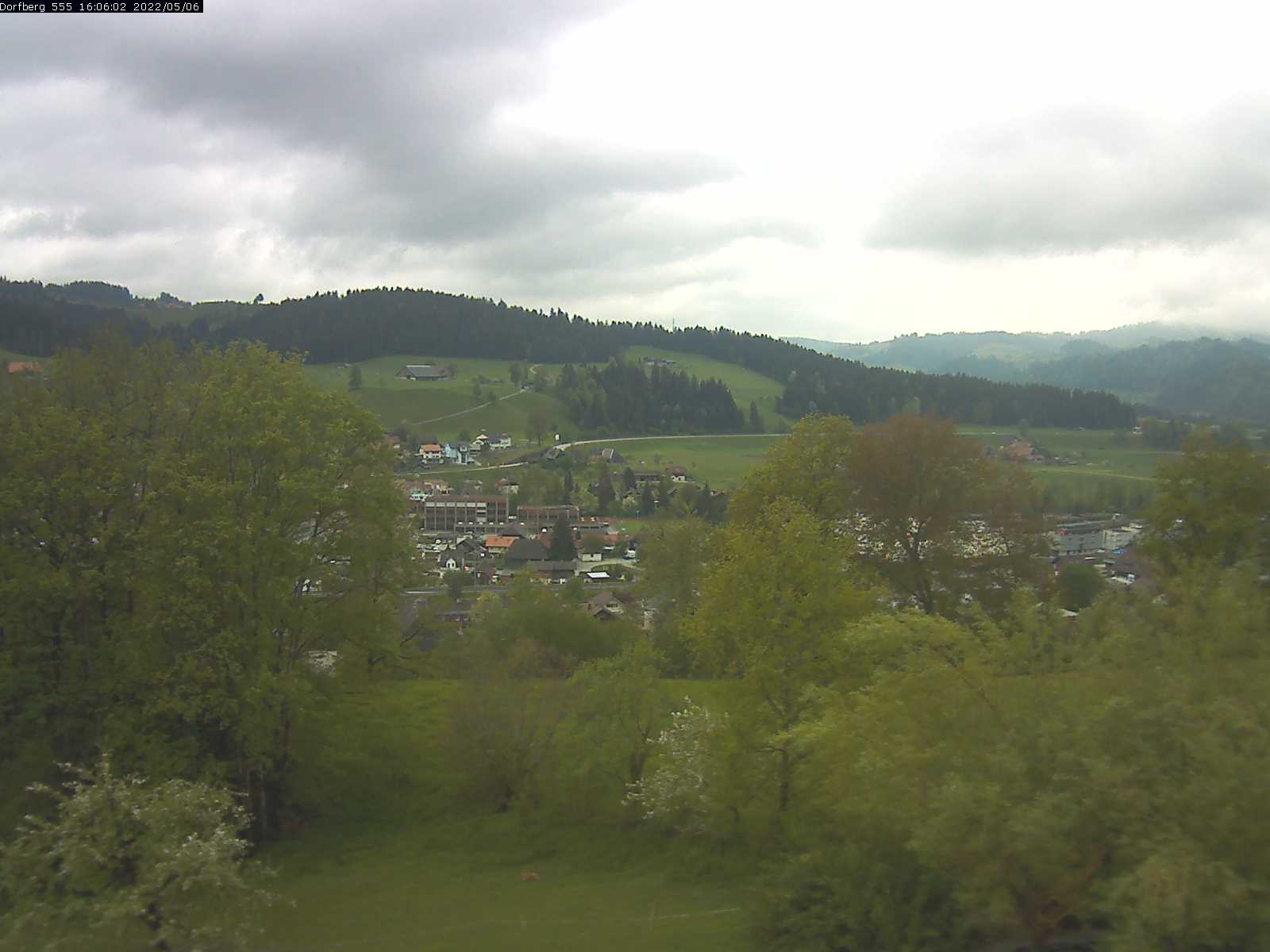 Webcam-Bild: Aussicht vom Dorfberg in Langnau 20220506-160601