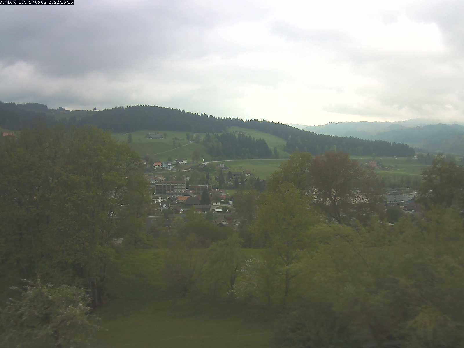 Webcam-Bild: Aussicht vom Dorfberg in Langnau 20220506-170601