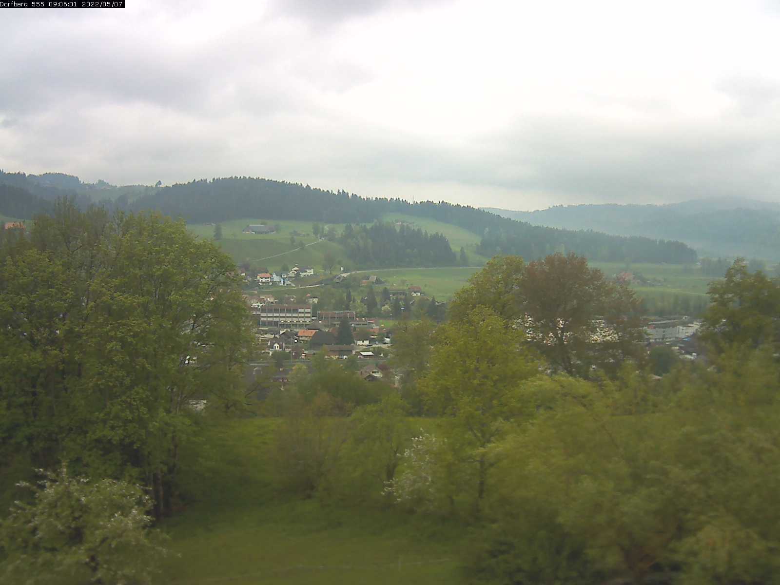 Webcam-Bild: Aussicht vom Dorfberg in Langnau 20220507-090601