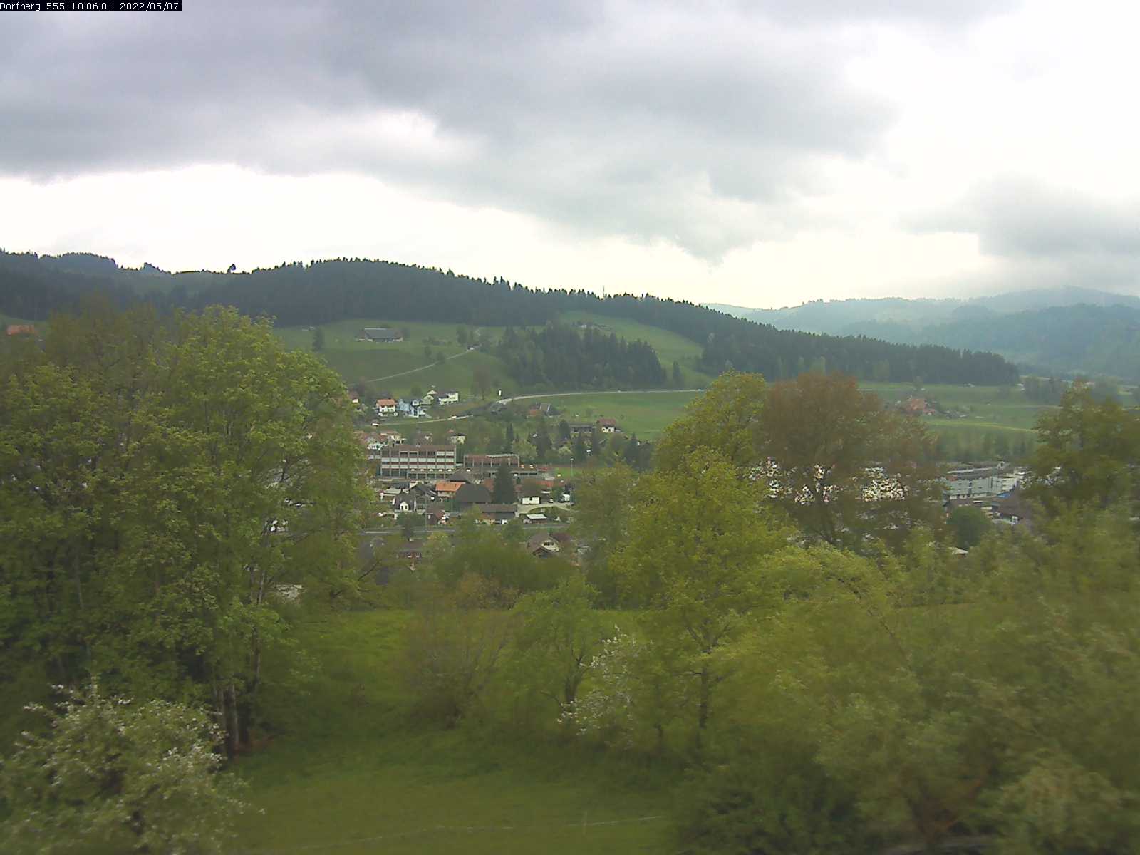 Webcam-Bild: Aussicht vom Dorfberg in Langnau 20220507-100601