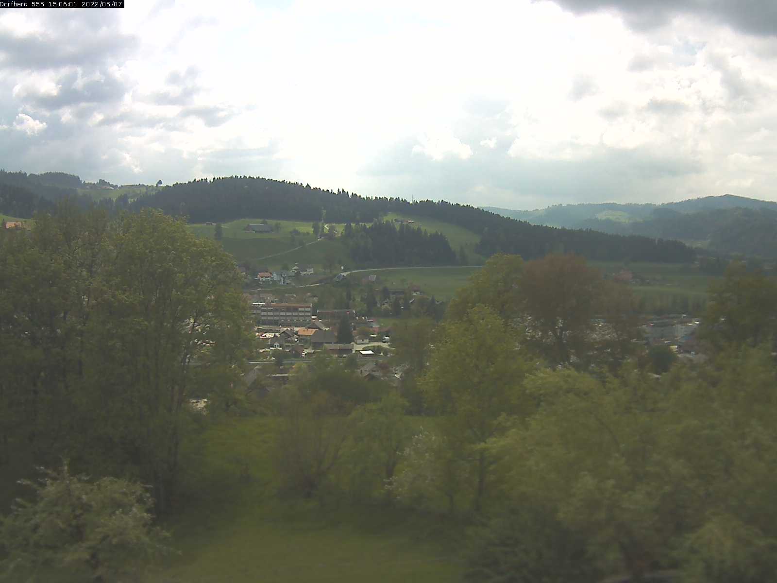 Webcam-Bild: Aussicht vom Dorfberg in Langnau 20220507-150601