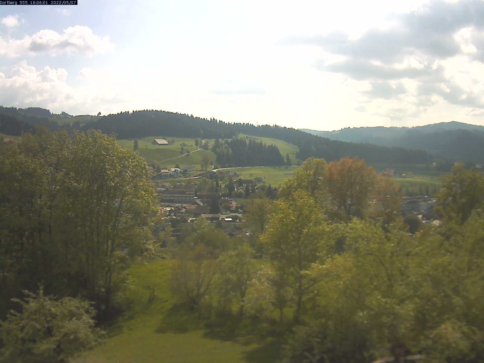 Webcam-Bild: Aussicht vom Dorfberg in Langnau 20220507-160601